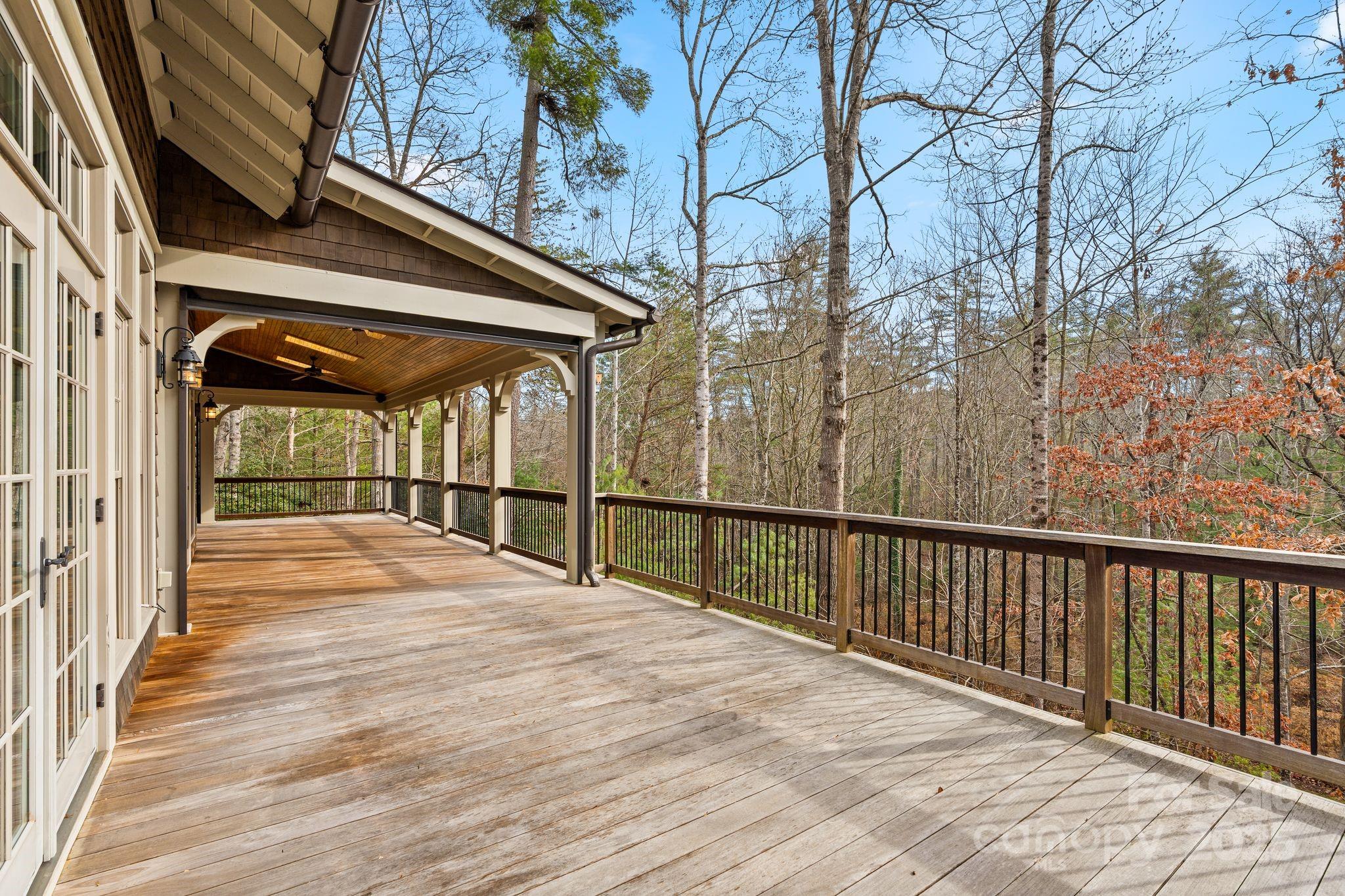 14 Landsdowne Court — Asheville