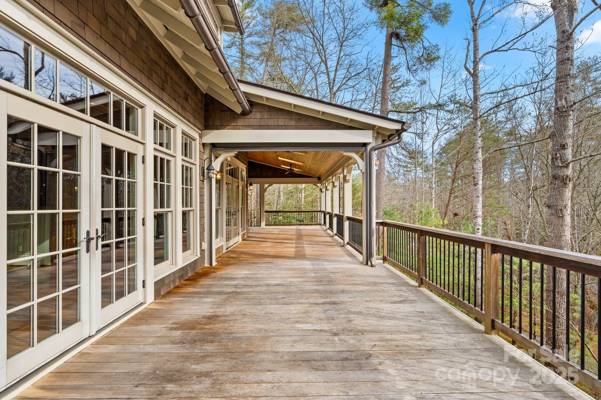 14 Landsdowne Court — Asheville