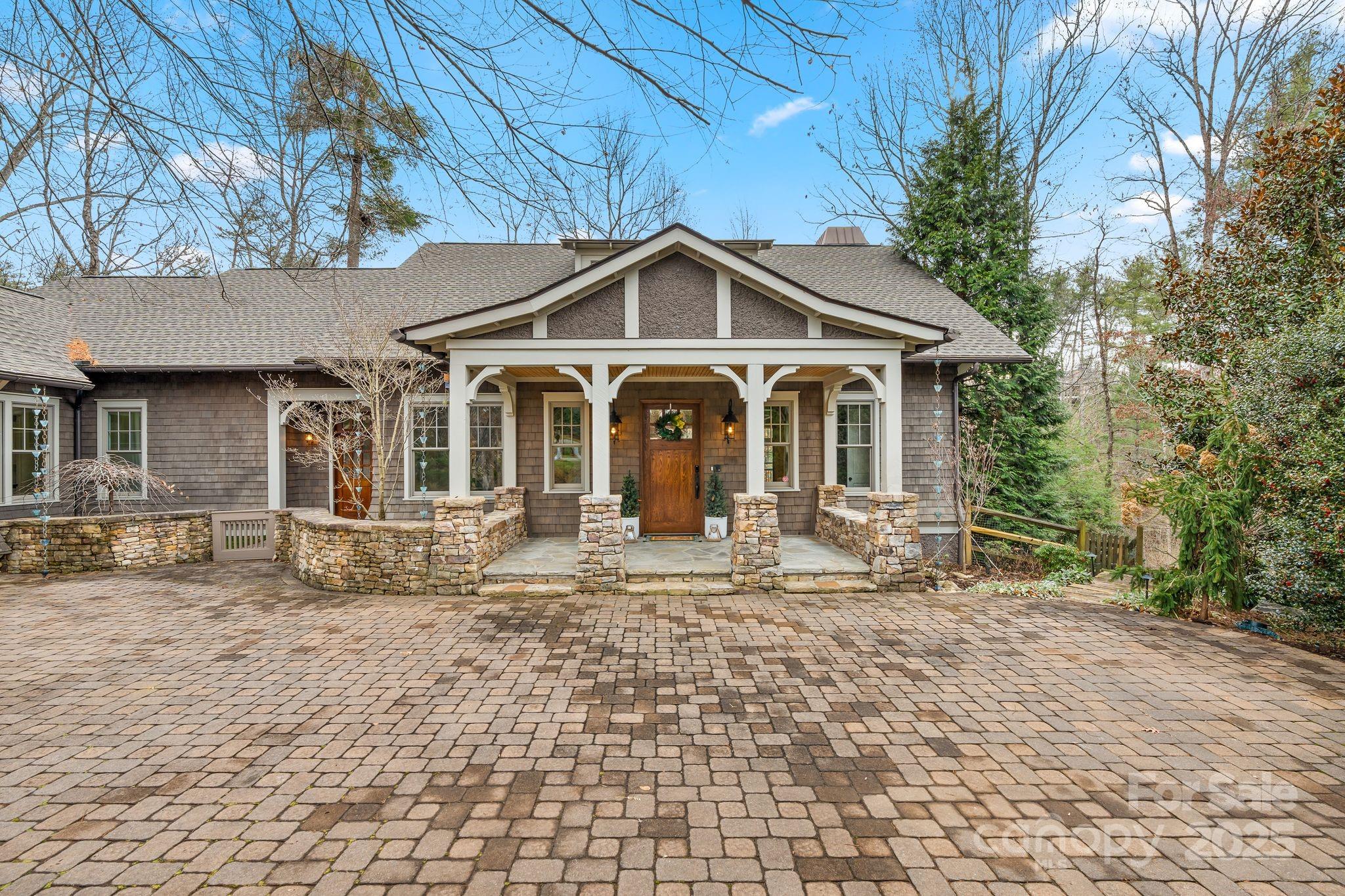 14 Landsdowne Court — Asheville