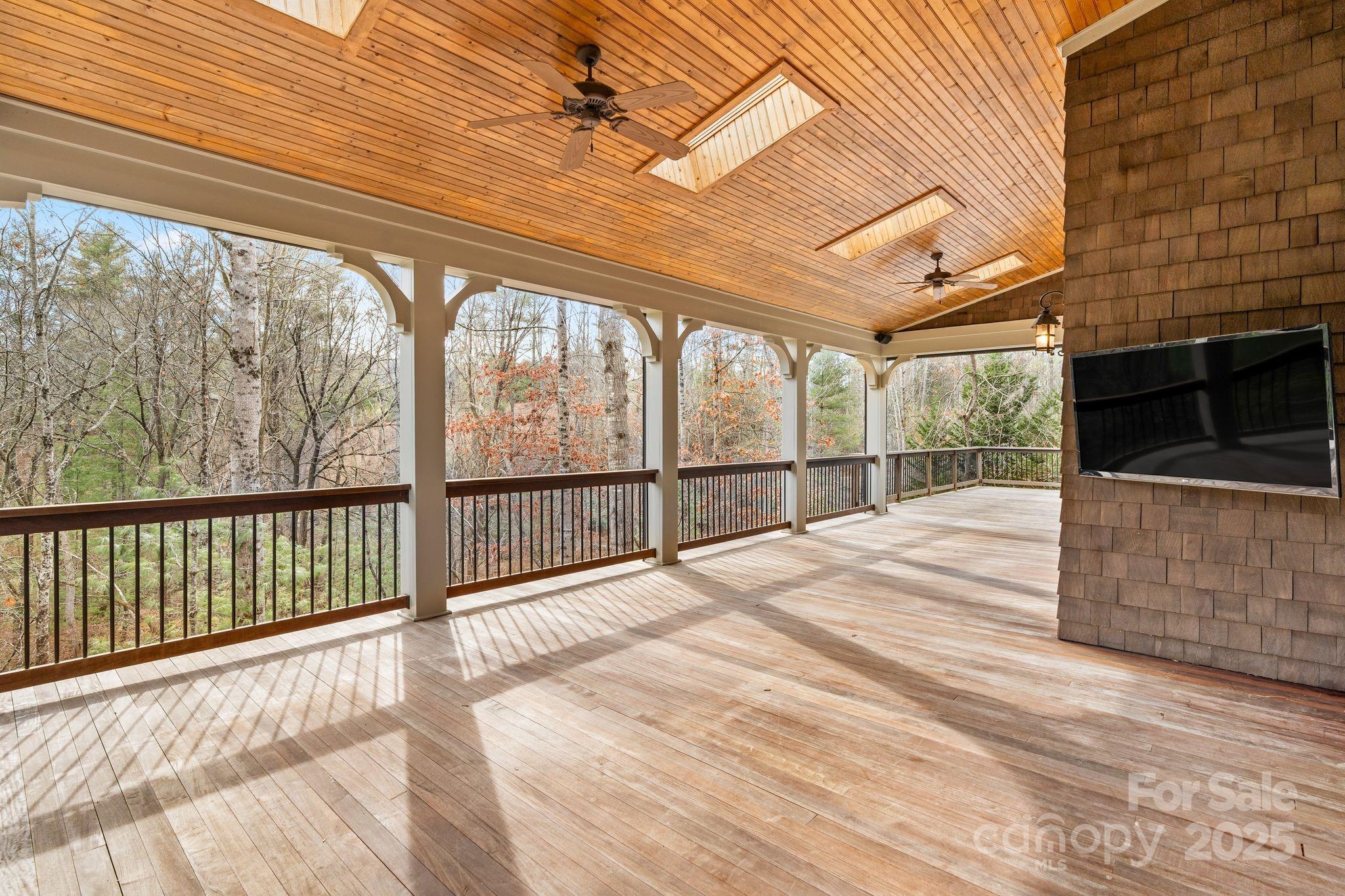 14 Landsdowne Court — Asheville