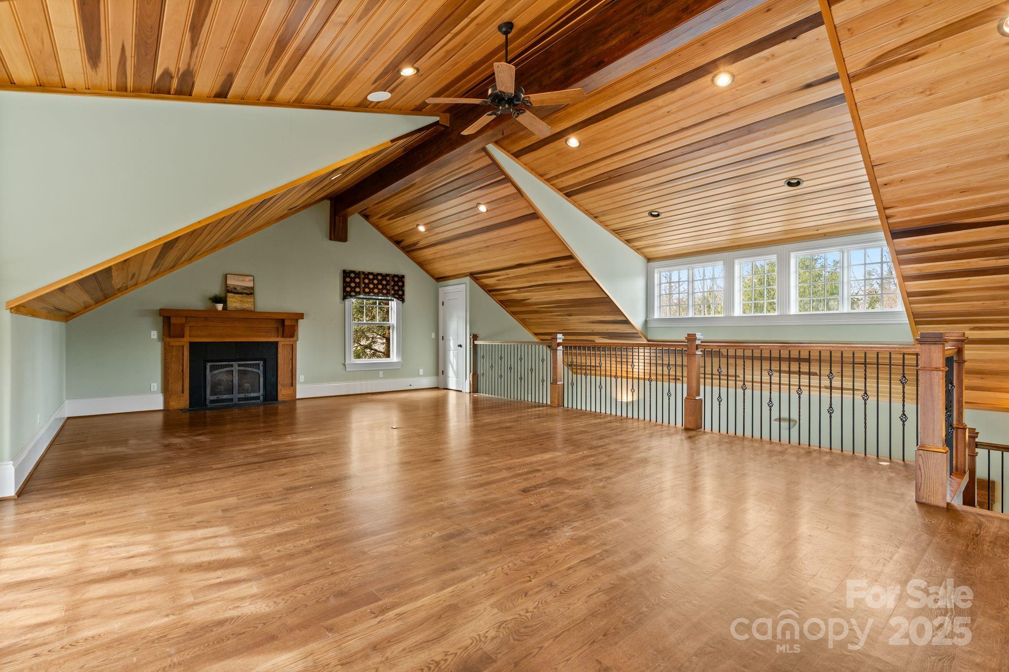 14 Landsdowne Court — Asheville