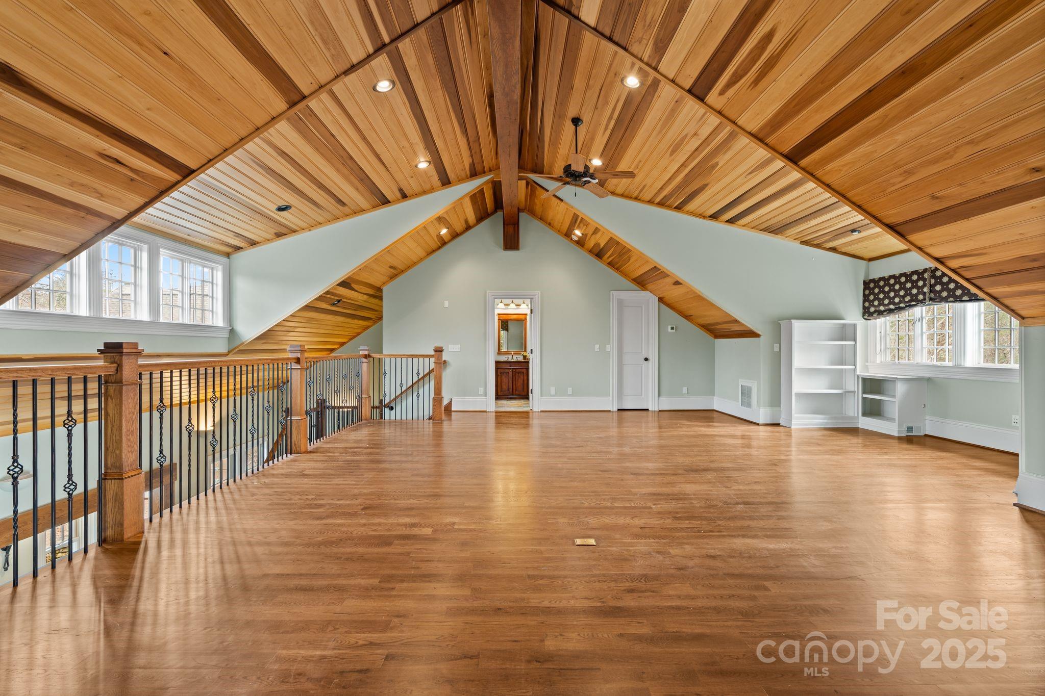 14 Landsdowne Court — Asheville