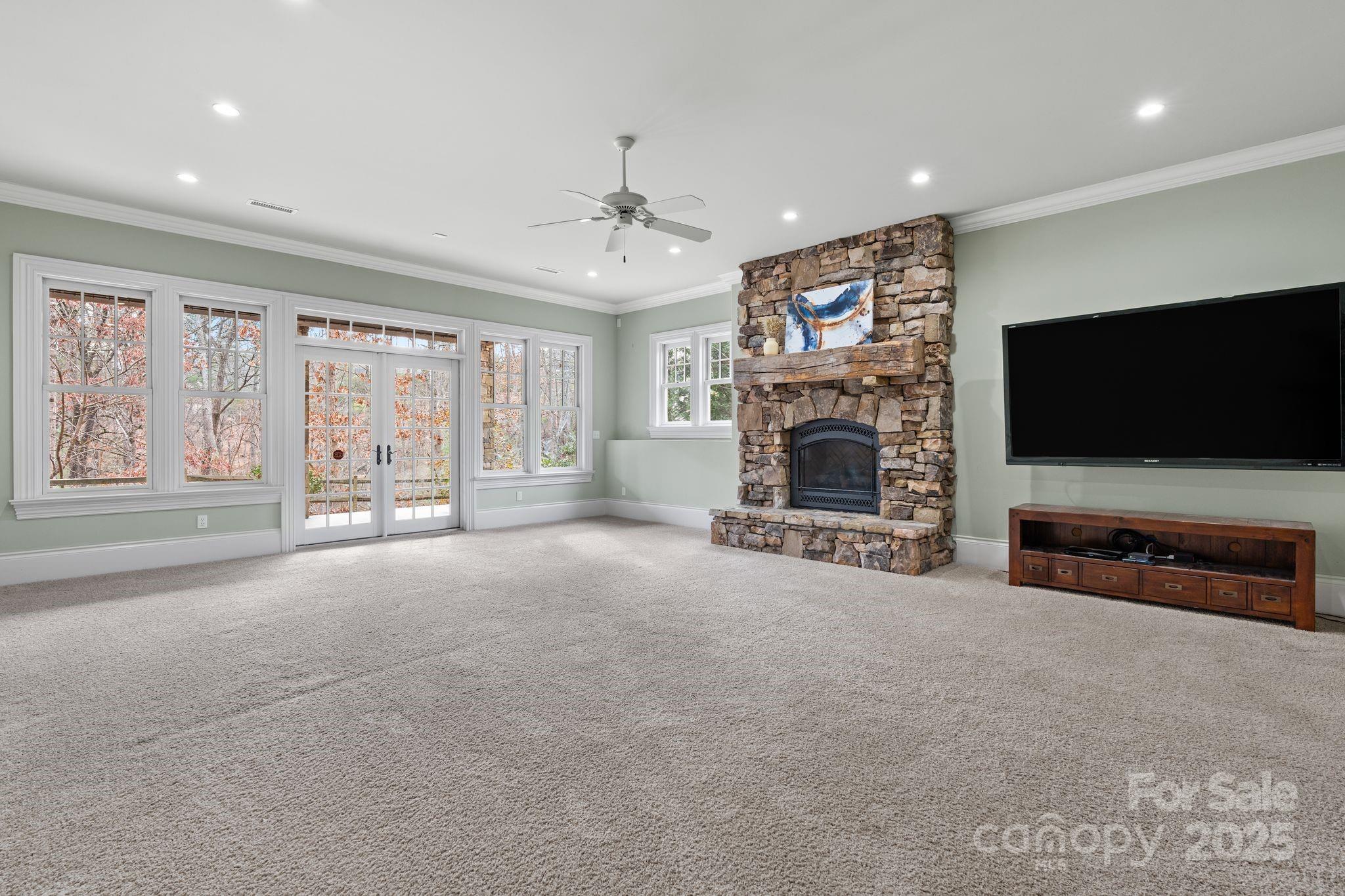 14 Landsdowne Court — Asheville