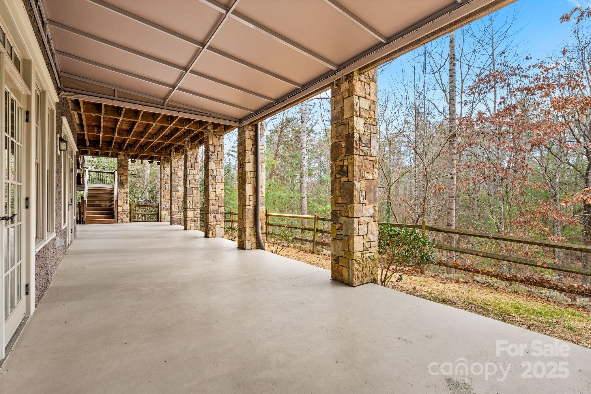 14 Landsdowne Court — Asheville