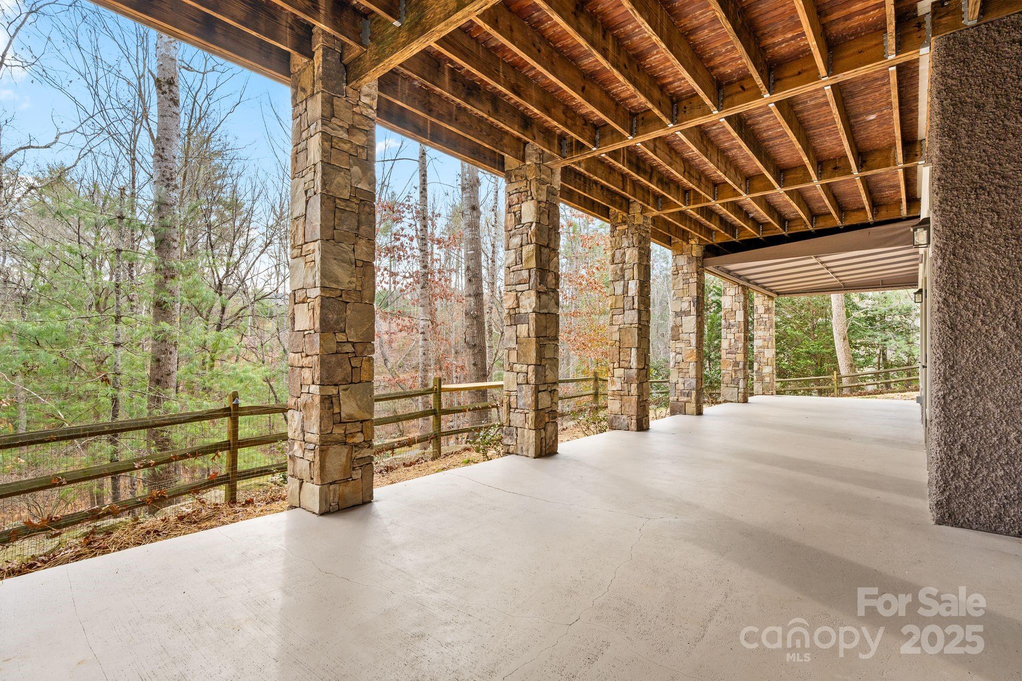 14 Landsdowne Court — Asheville