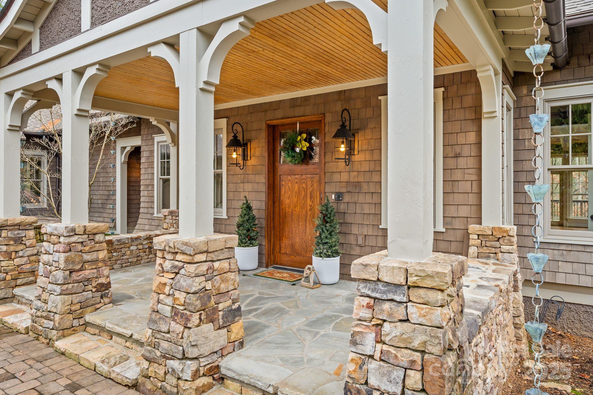 14 Landsdowne Court — Asheville