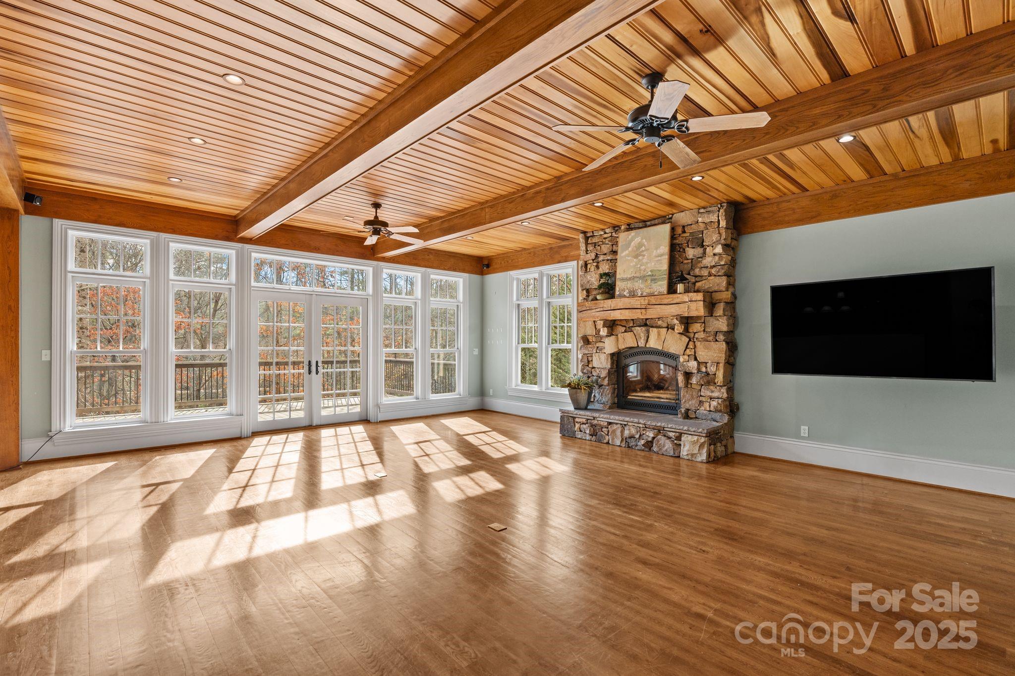 14 Landsdowne Court — Asheville