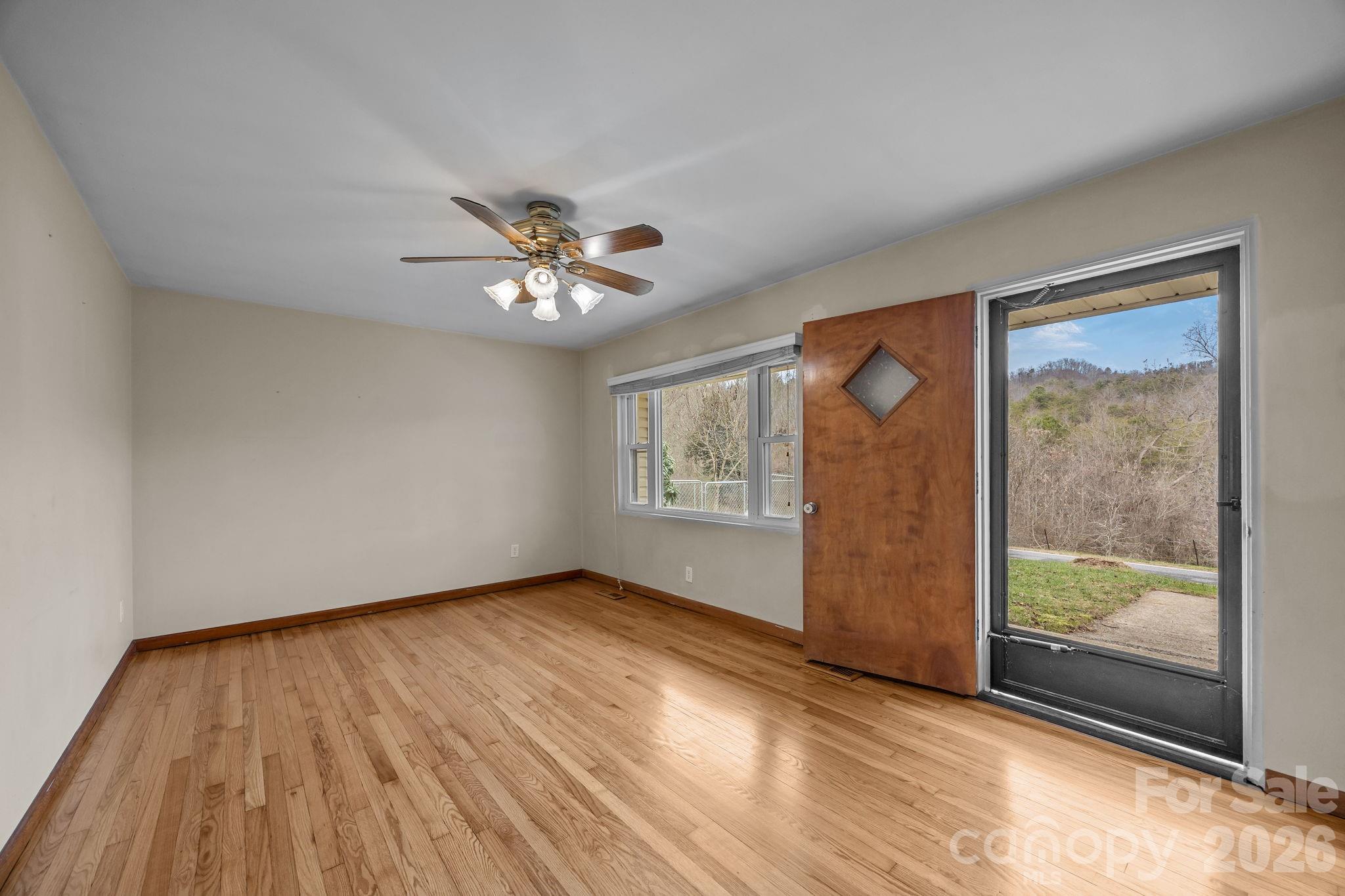 82 Greasy Cove Road — Leicester