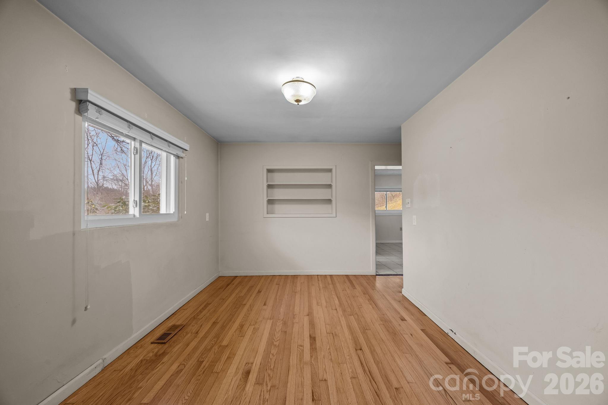 82 Greasy Cove Road — Leicester