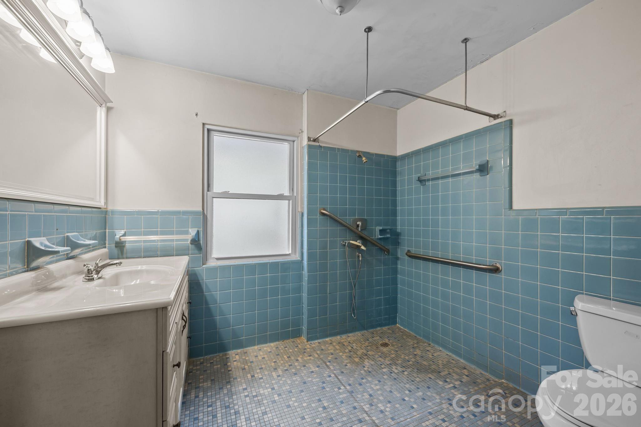 82 Greasy Cove Road — Leicester