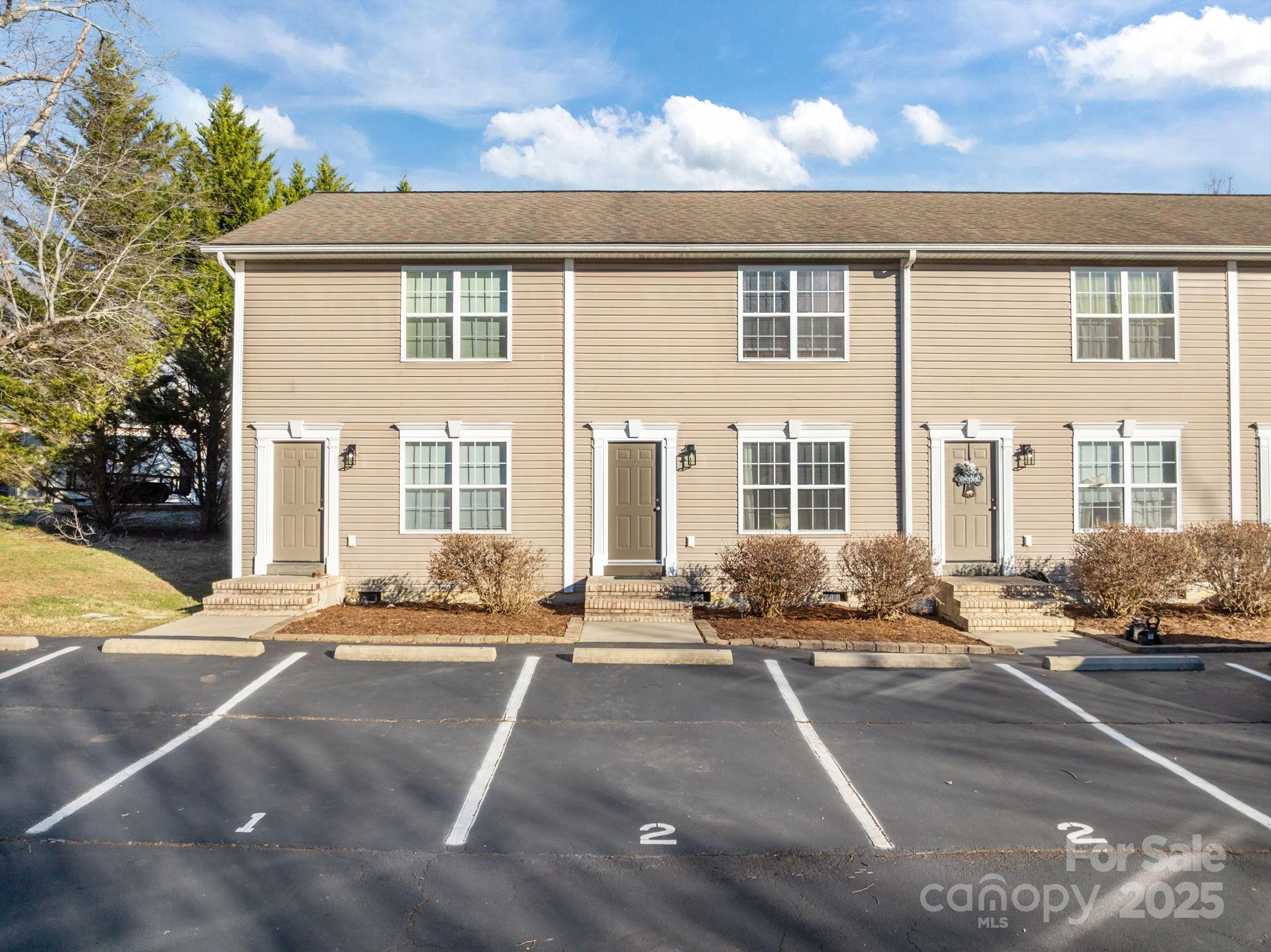 2 Meadow Glen Drive — Fletcher