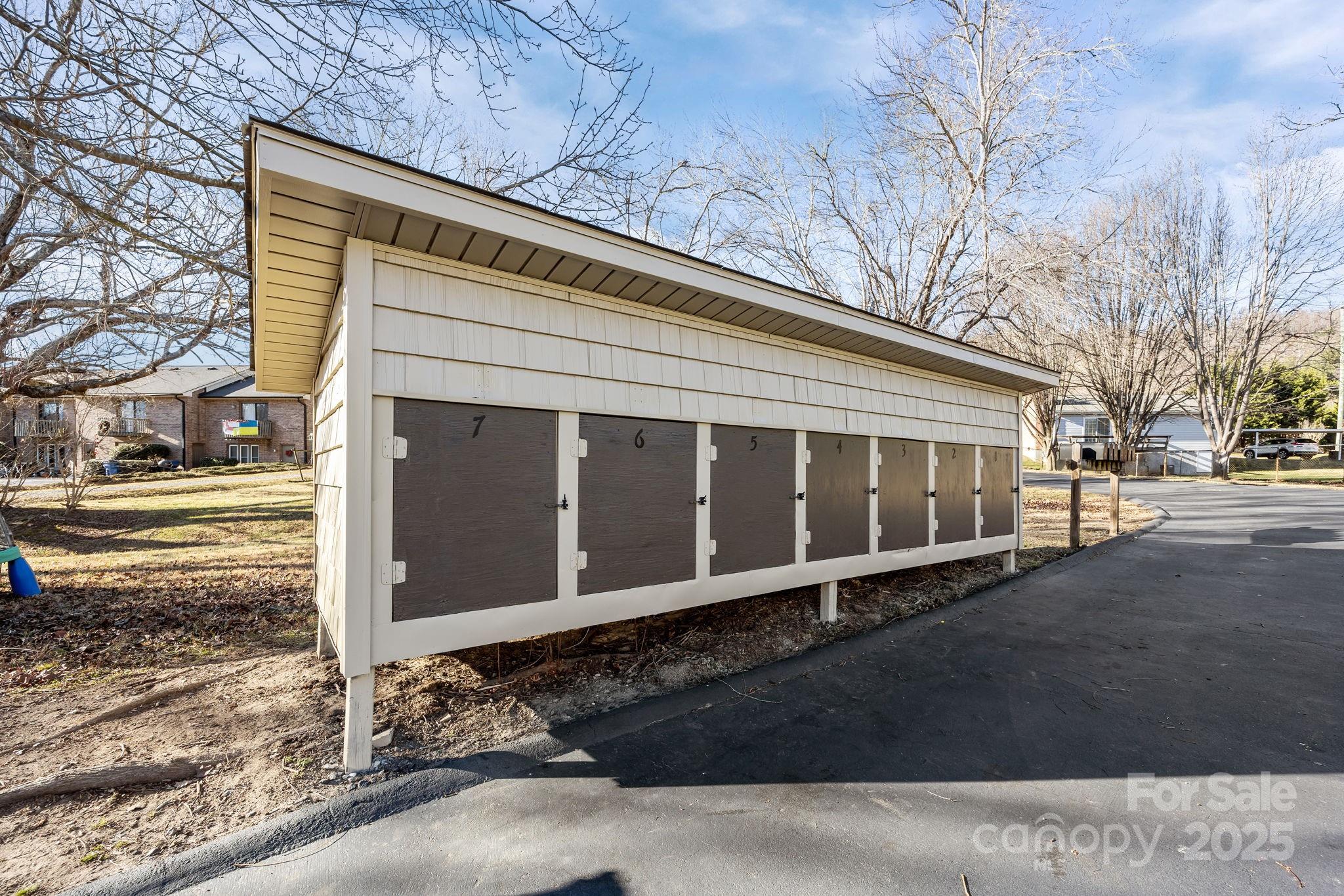 2 Meadow Glen Drive — Fletcher