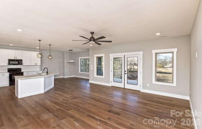 105 Sheila Wynne Drive #8 — Fletcher