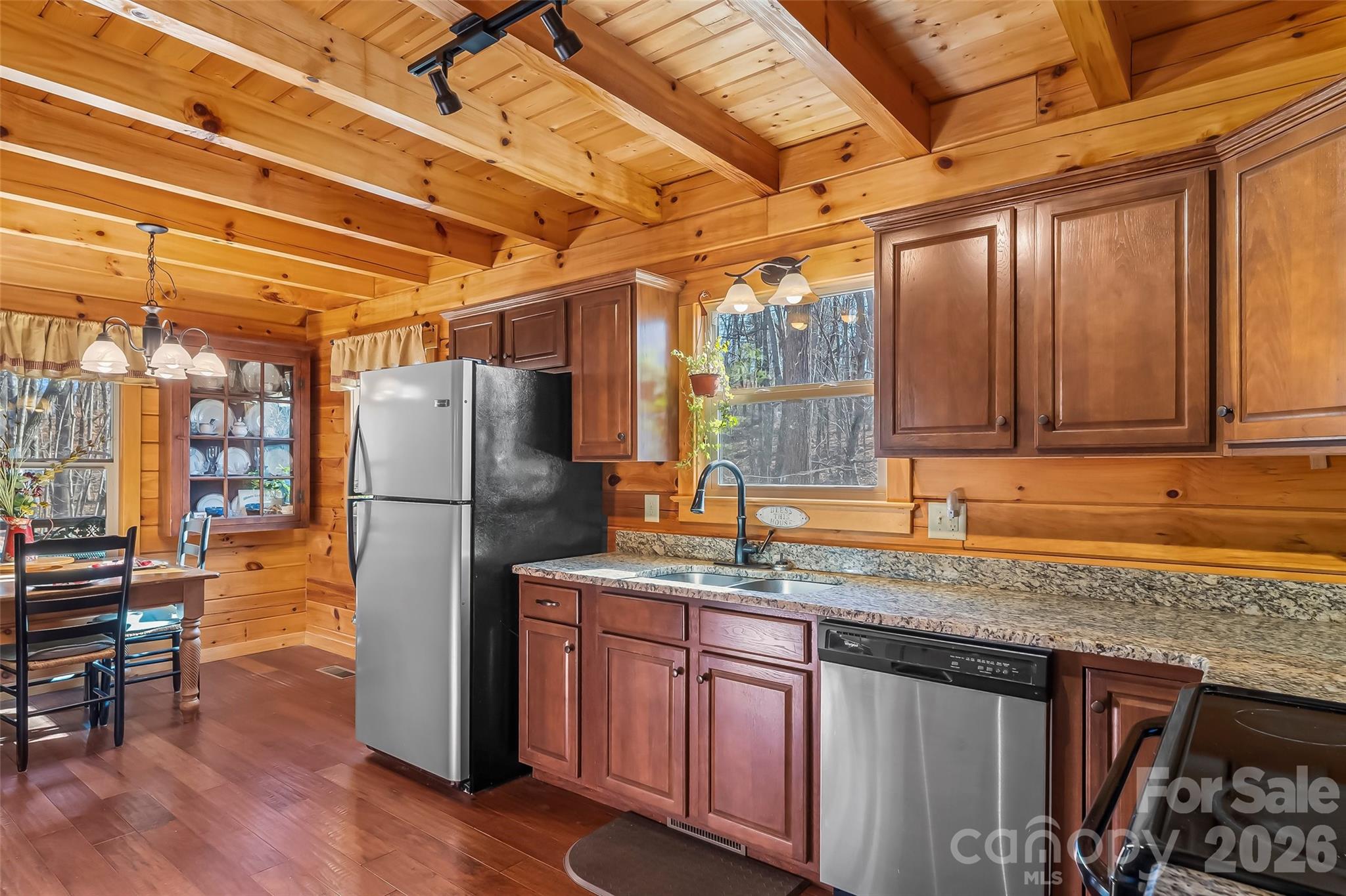 204 Mountain Vista Drive — Nebo