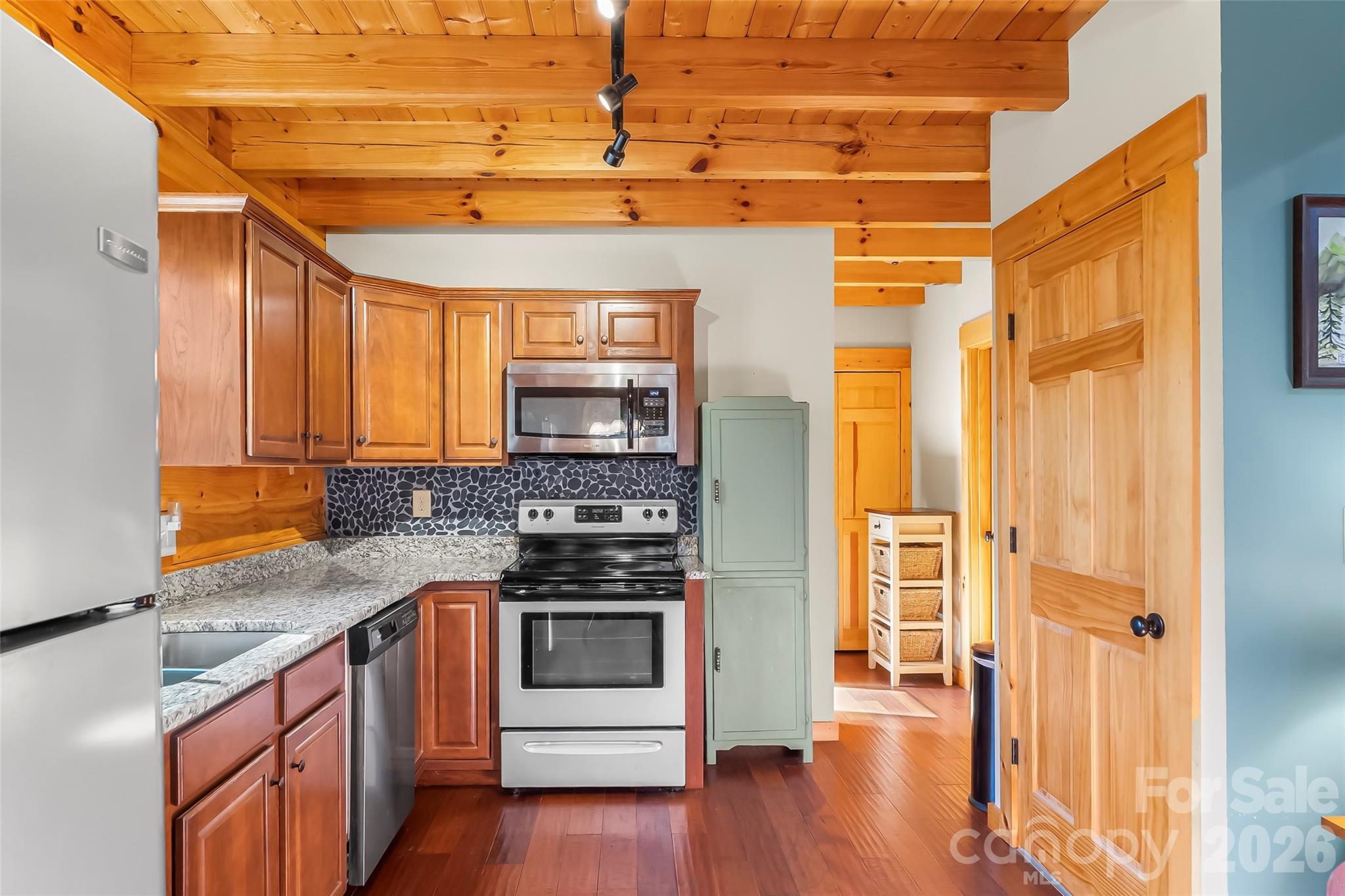 204 Mountain Vista Drive — Nebo