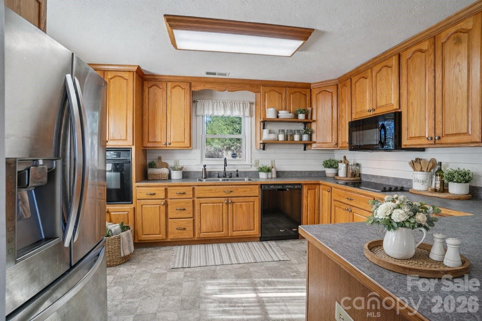 511 Oak Grove Road — East Flat Rock
