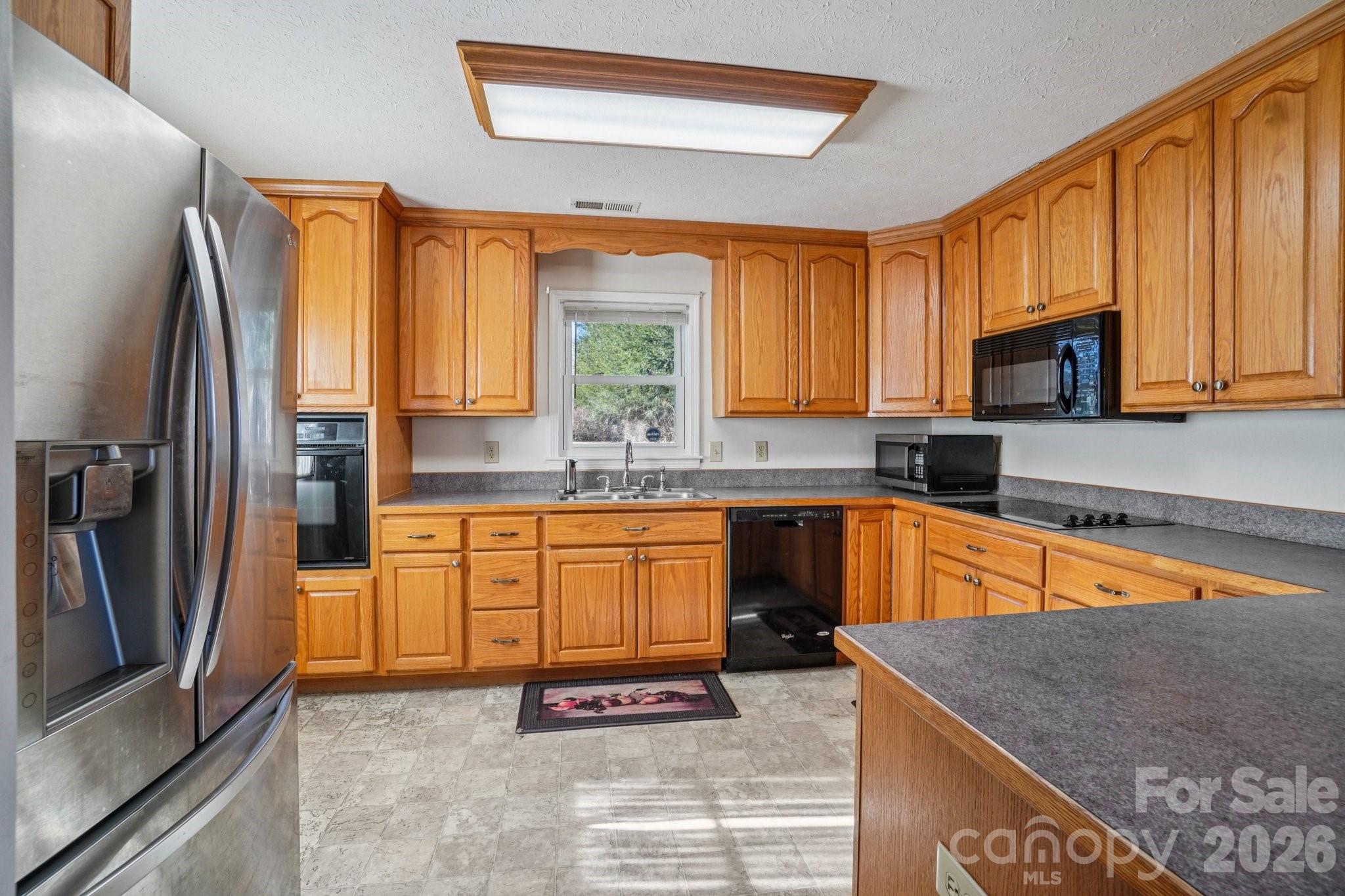 511 Oak Grove Road — East Flat Rock