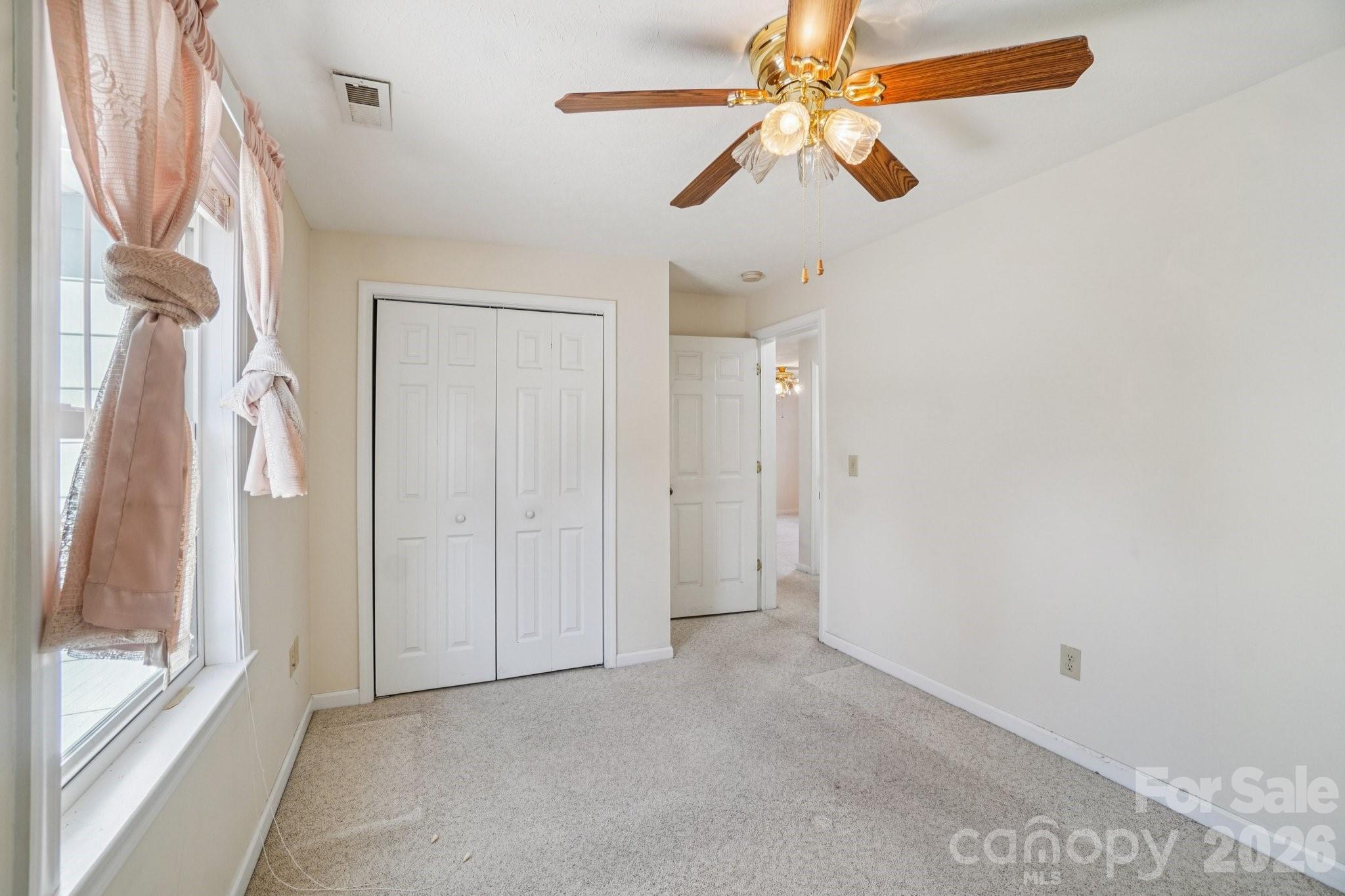 511 Oak Grove Road — East Flat Rock