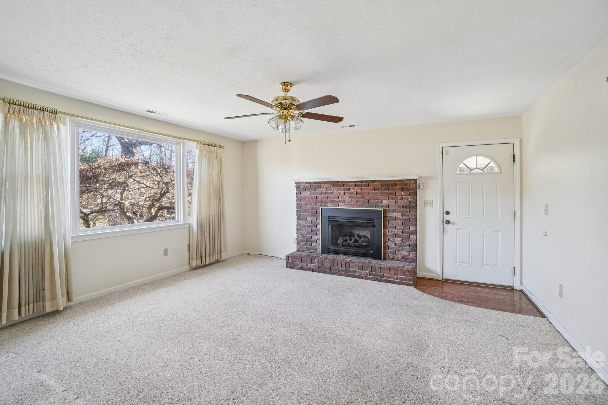 511 Oak Grove Road — East Flat Rock