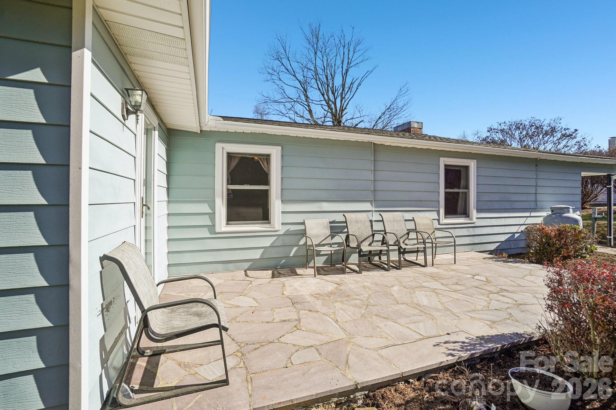 511 Oak Grove Road — East Flat Rock