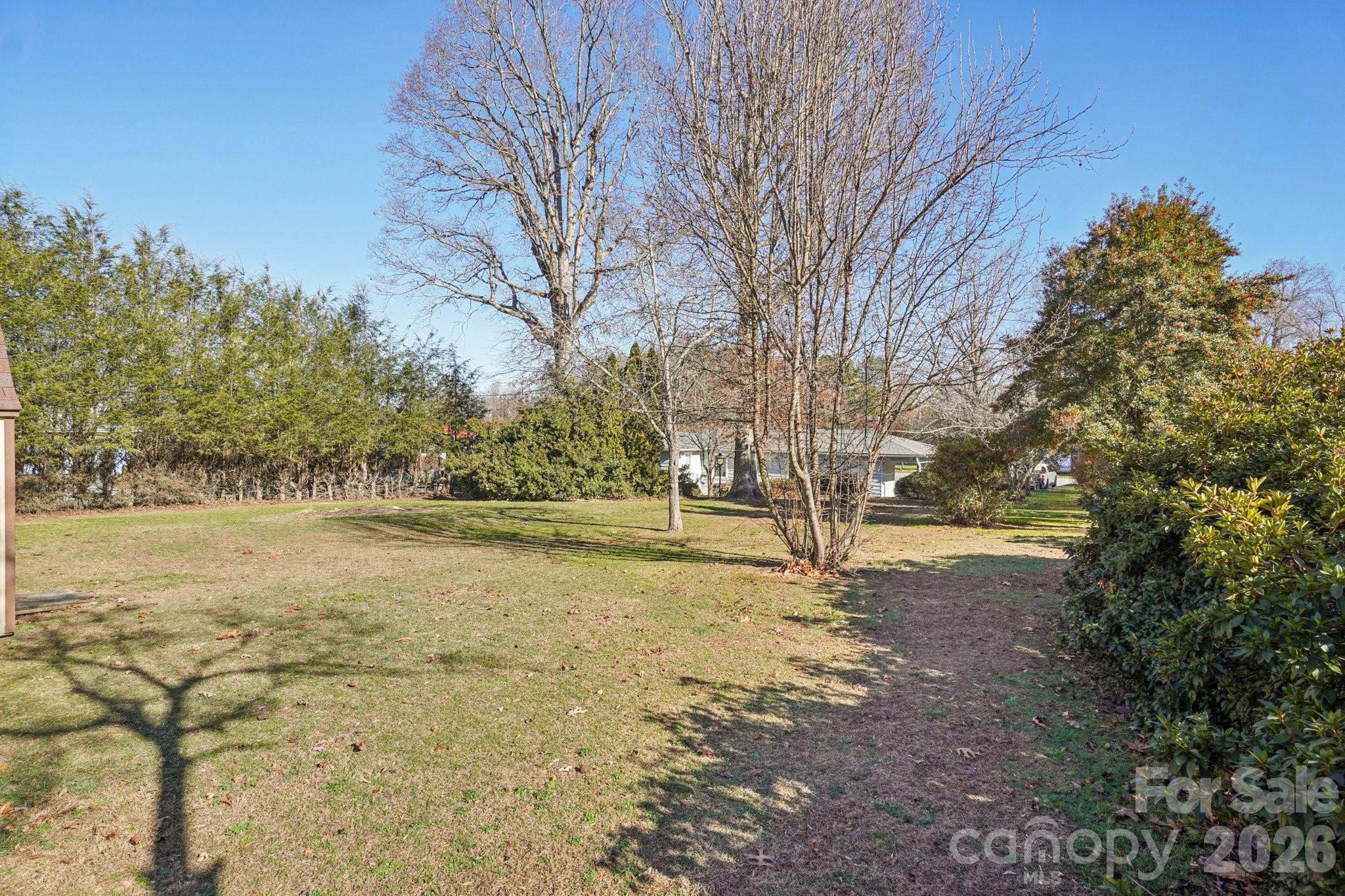 511 Oak Grove Road — East Flat Rock