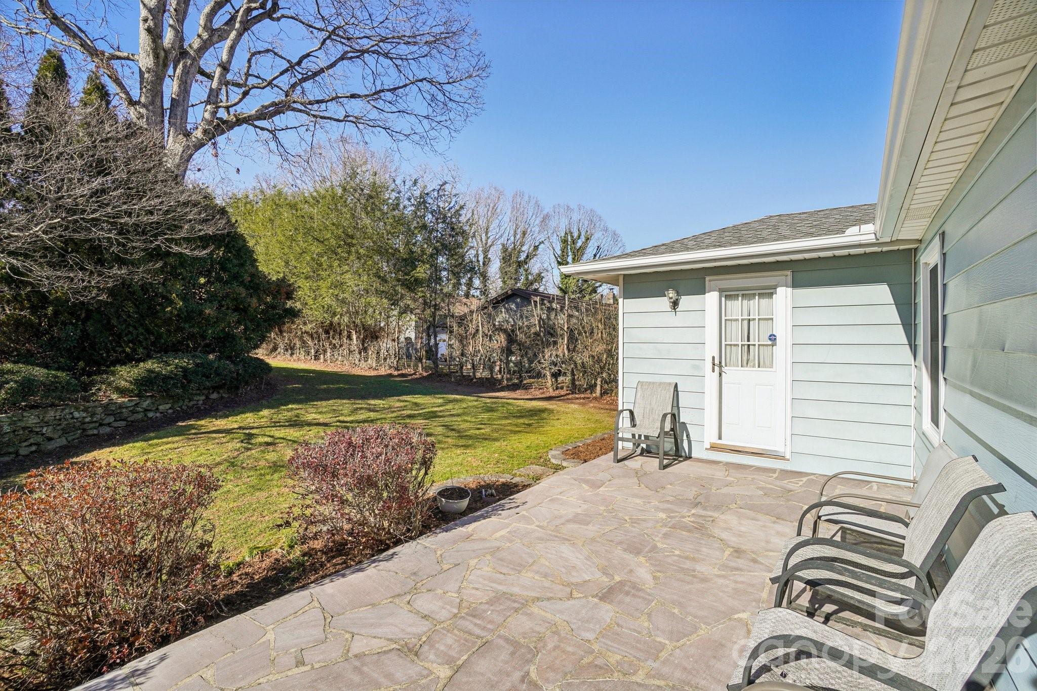 511 Oak Grove Road — East Flat Rock