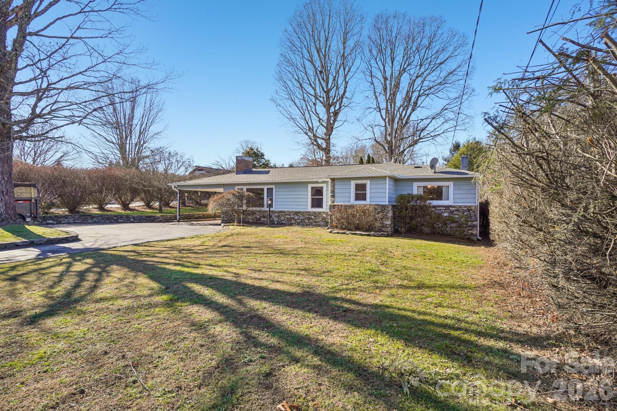 511 Oak Grove Road — East Flat Rock