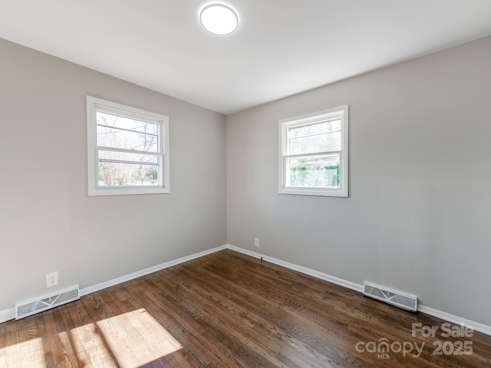 502 Mcconnell Street — Clover