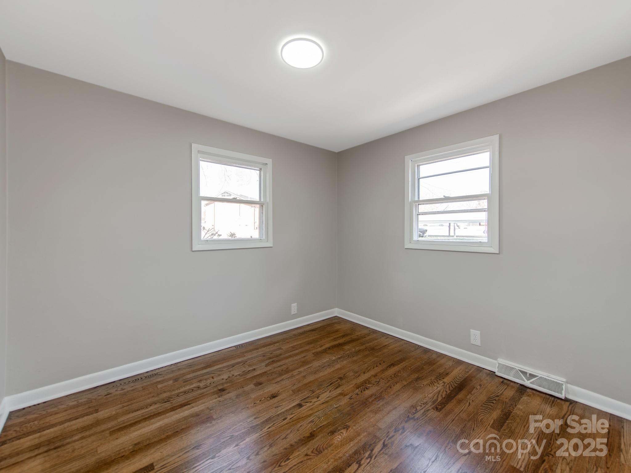 502 Mcconnell Street — Clover