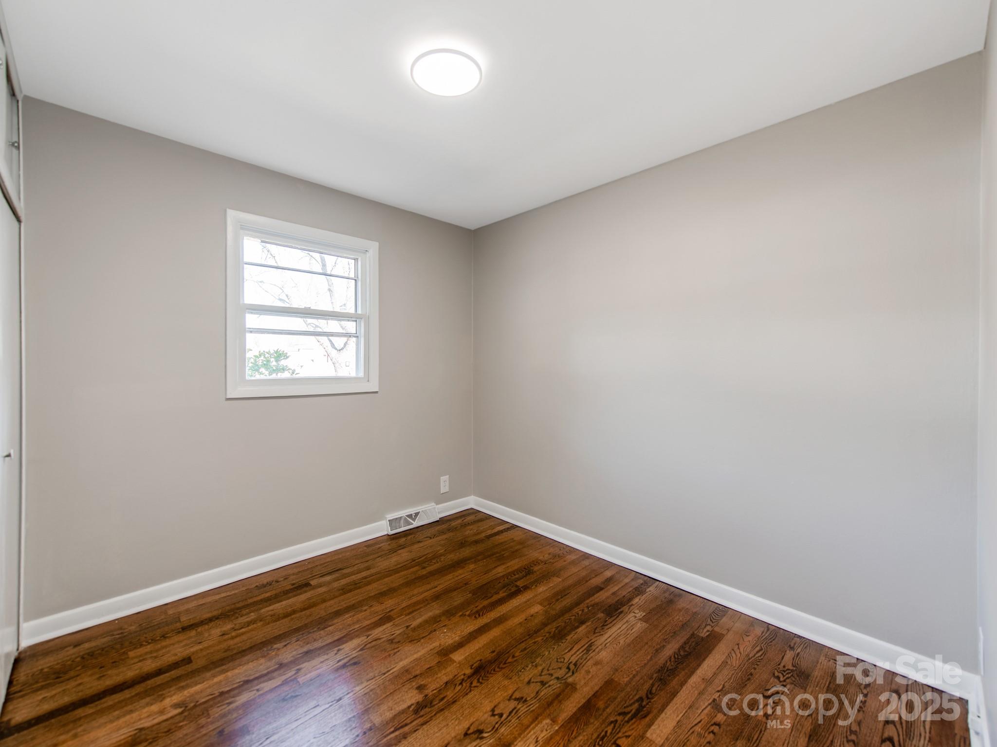 502 Mcconnell Street — Clover