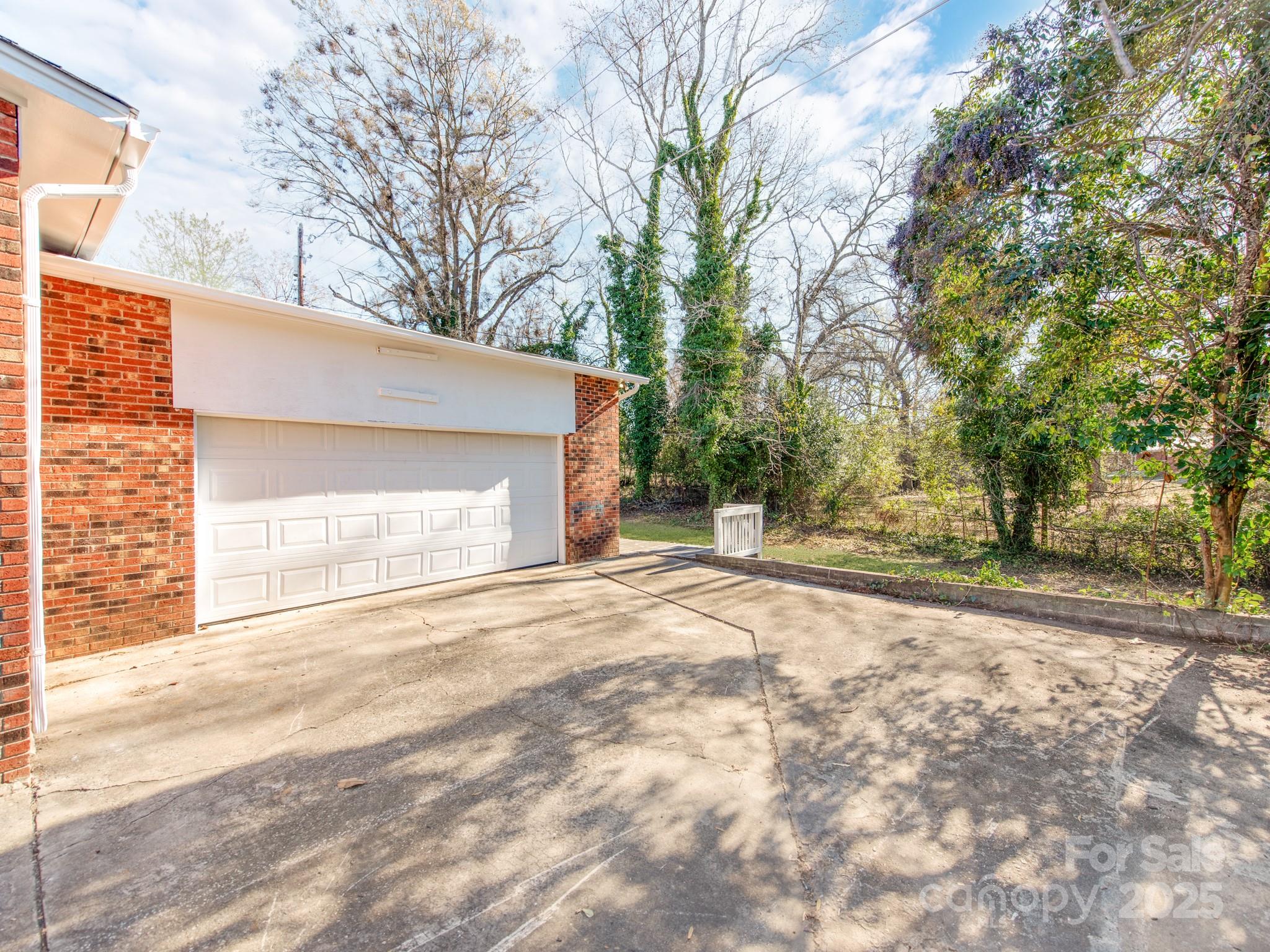 502 Mcconnell Street — Clover