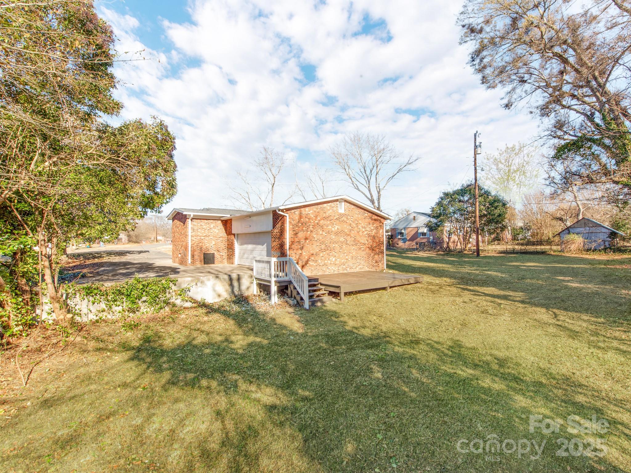 502 Mcconnell Street — Clover