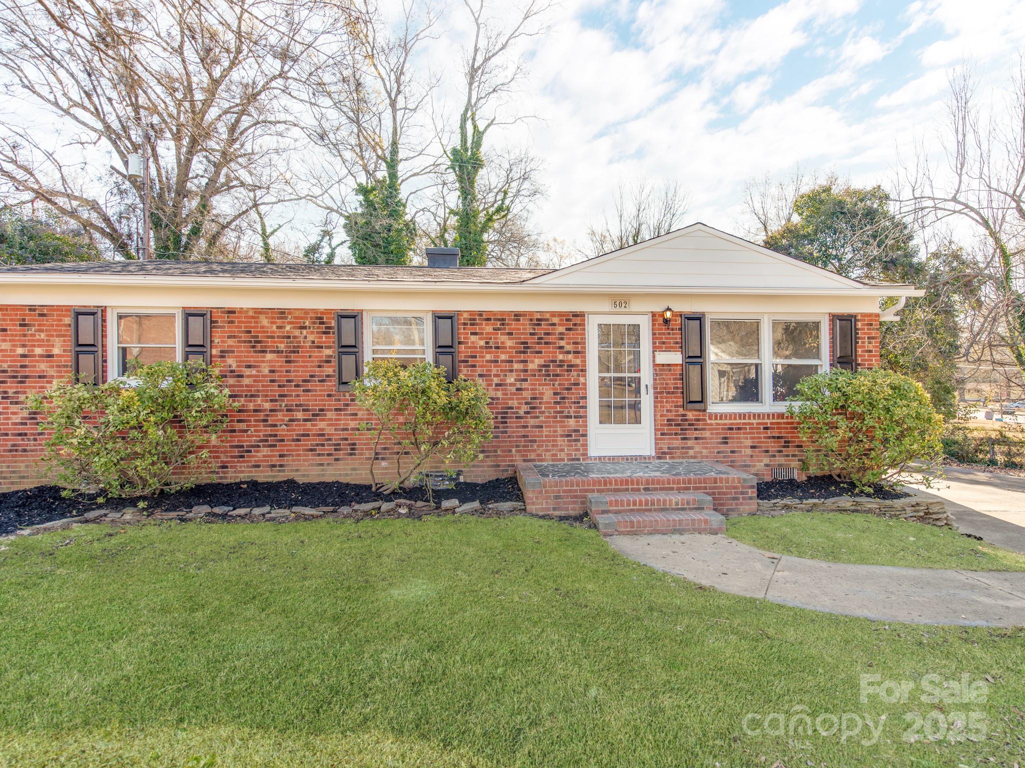 502 Mcconnell Street — Clover
