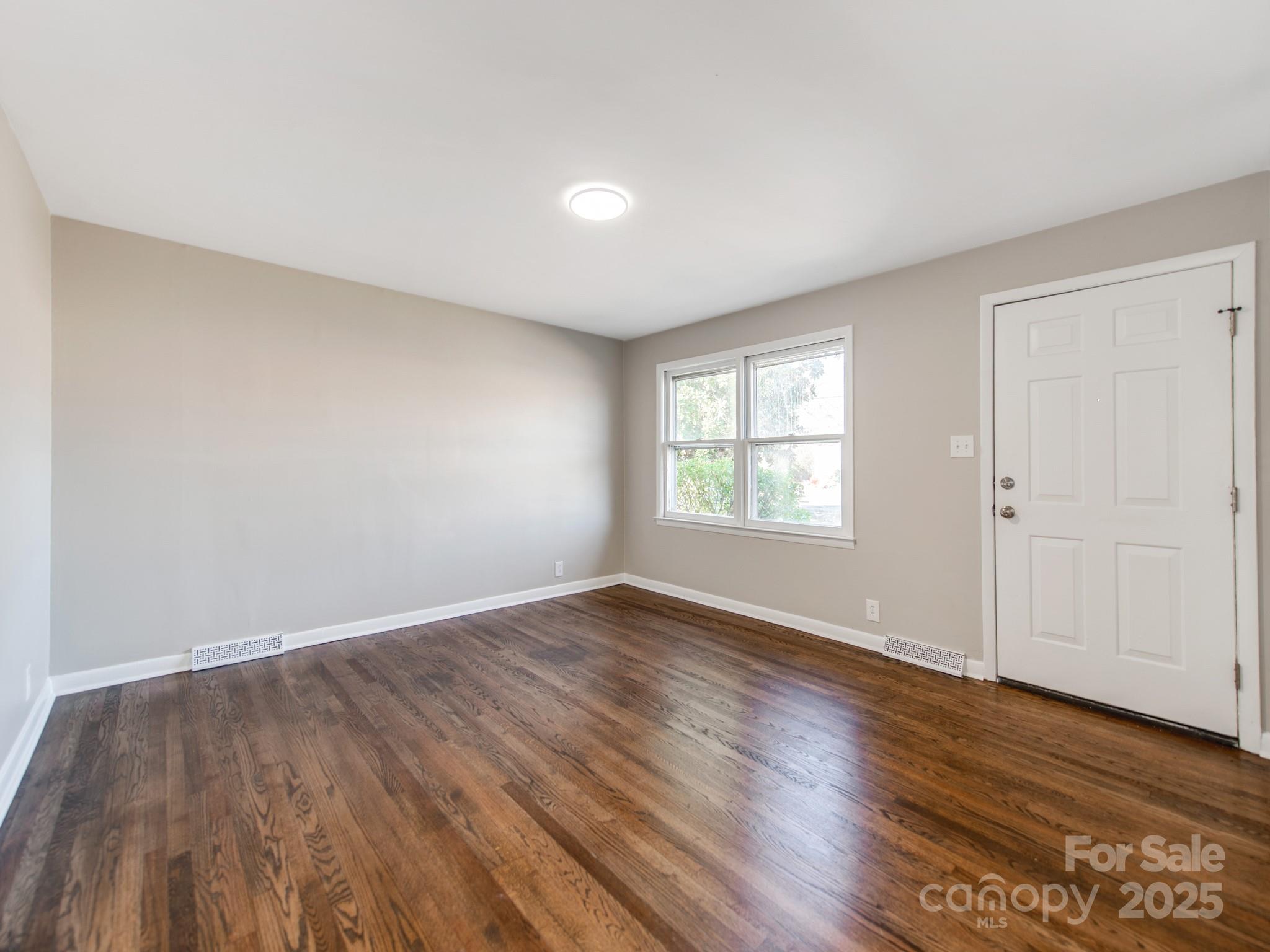 502 Mcconnell Street — Clover