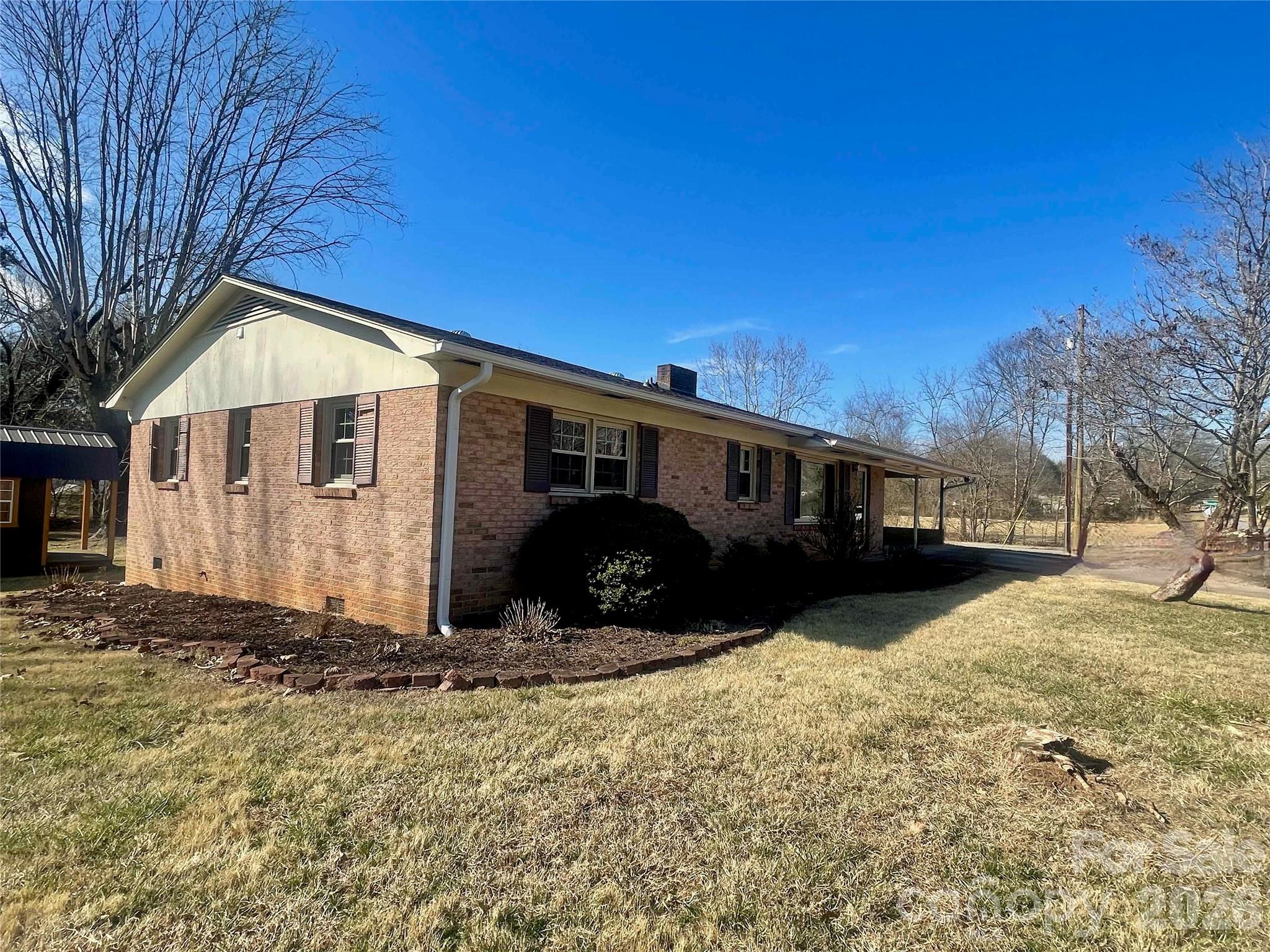 635 Powell Road NE — Lenoir