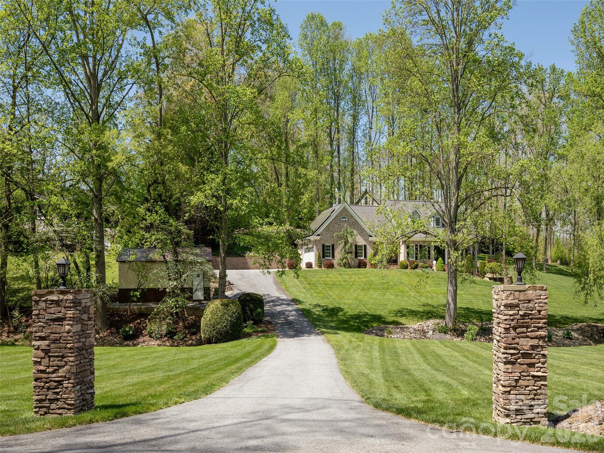 514 Whispering Hills Drive — Hendersonville