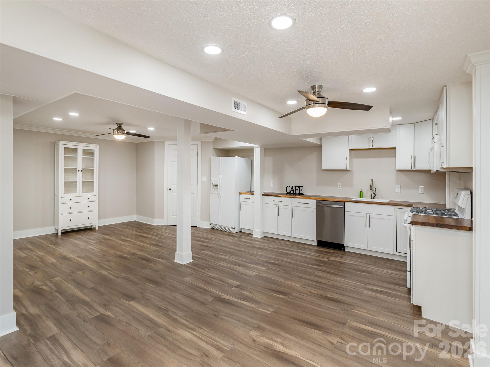 514 Whispering Hills Drive — Hendersonville