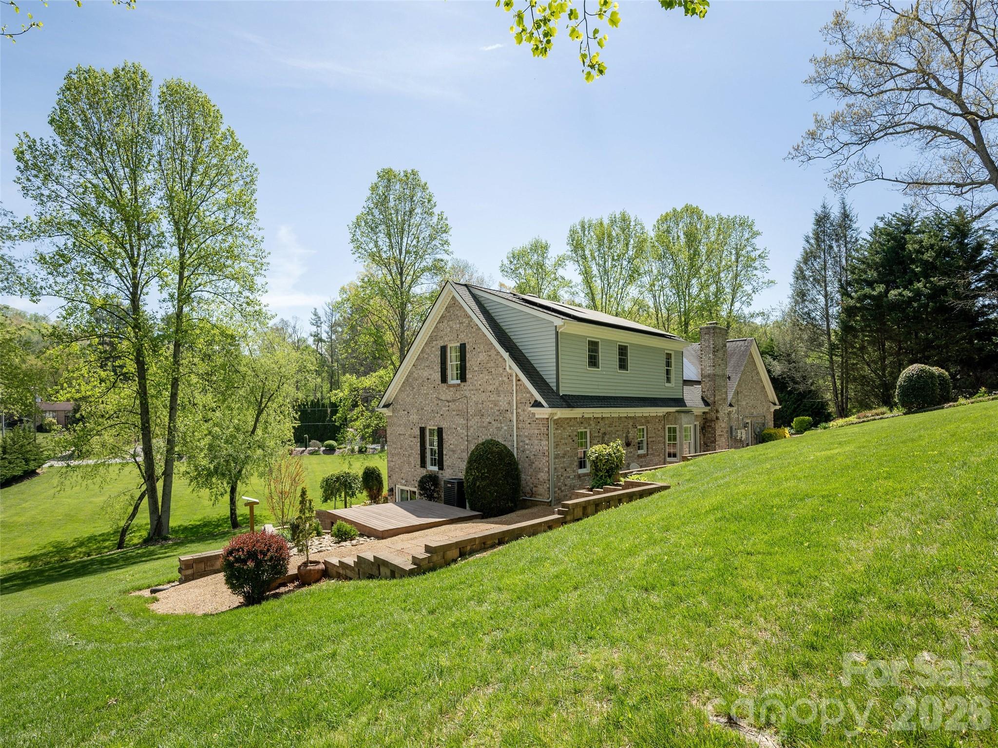 514 Whispering Hills Drive — Hendersonville