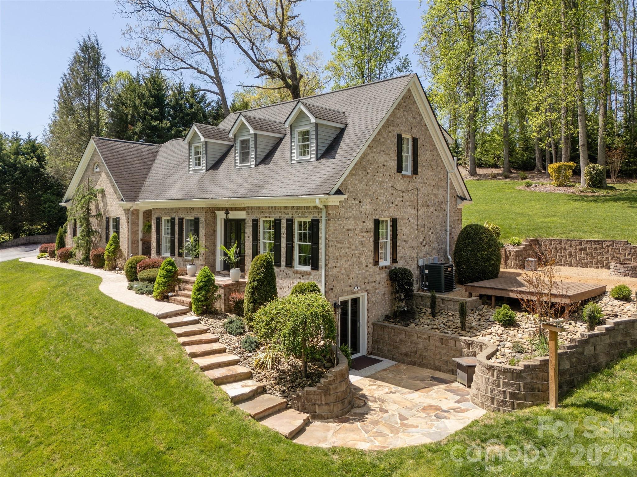 514 Whispering Hills Drive — Hendersonville