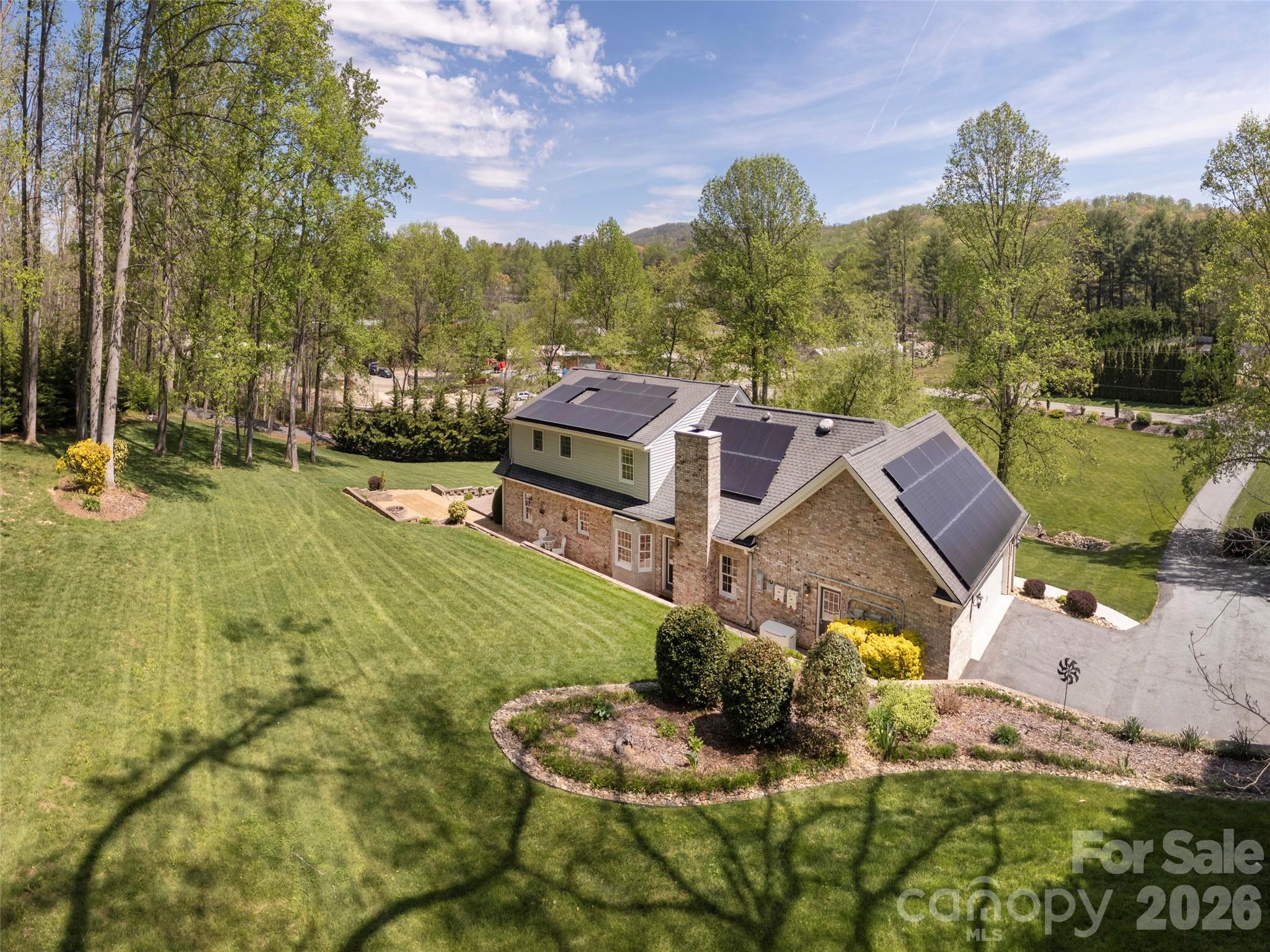 514 Whispering Hills Drive — Hendersonville