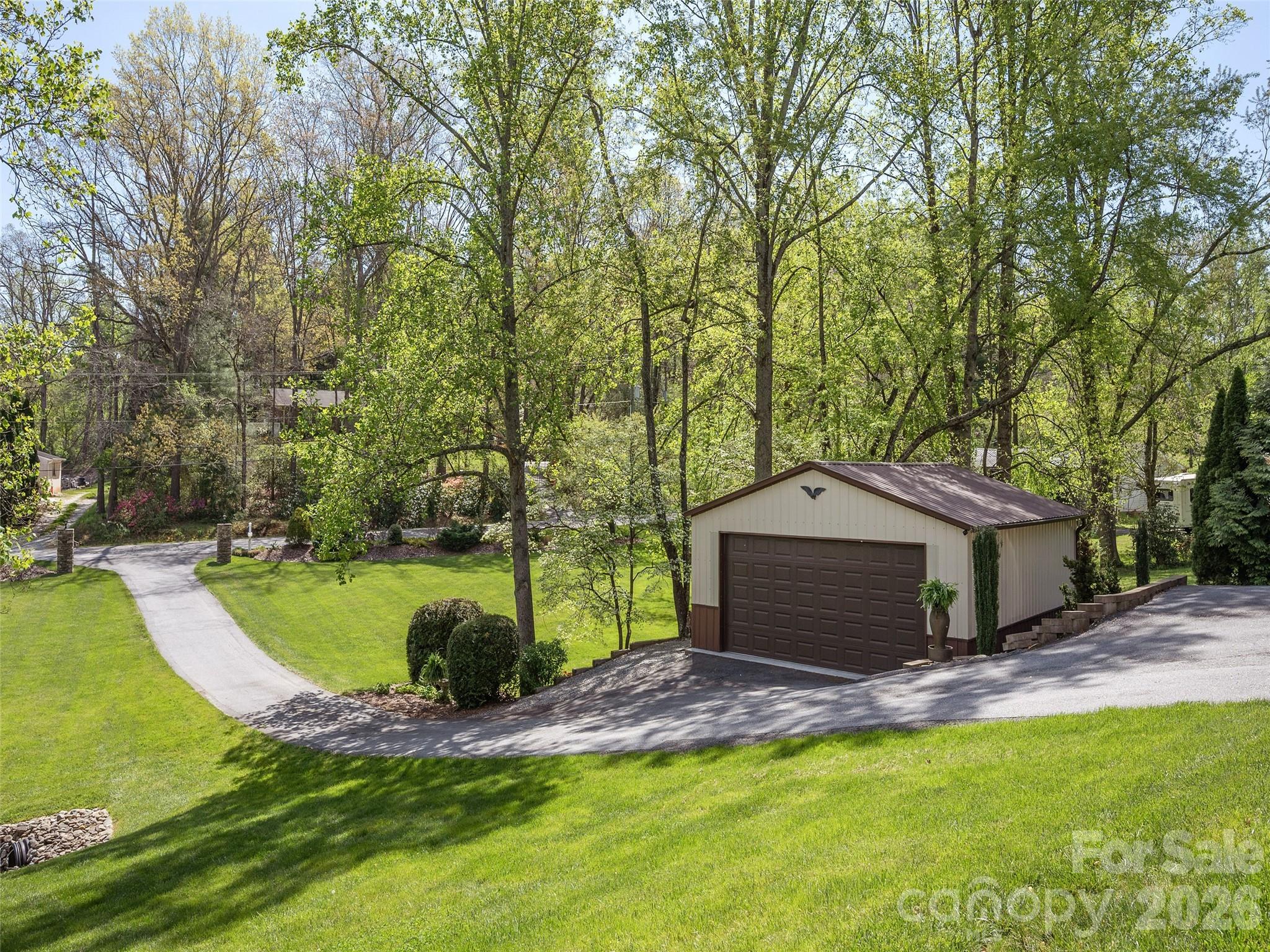 514 Whispering Hills Drive — Hendersonville