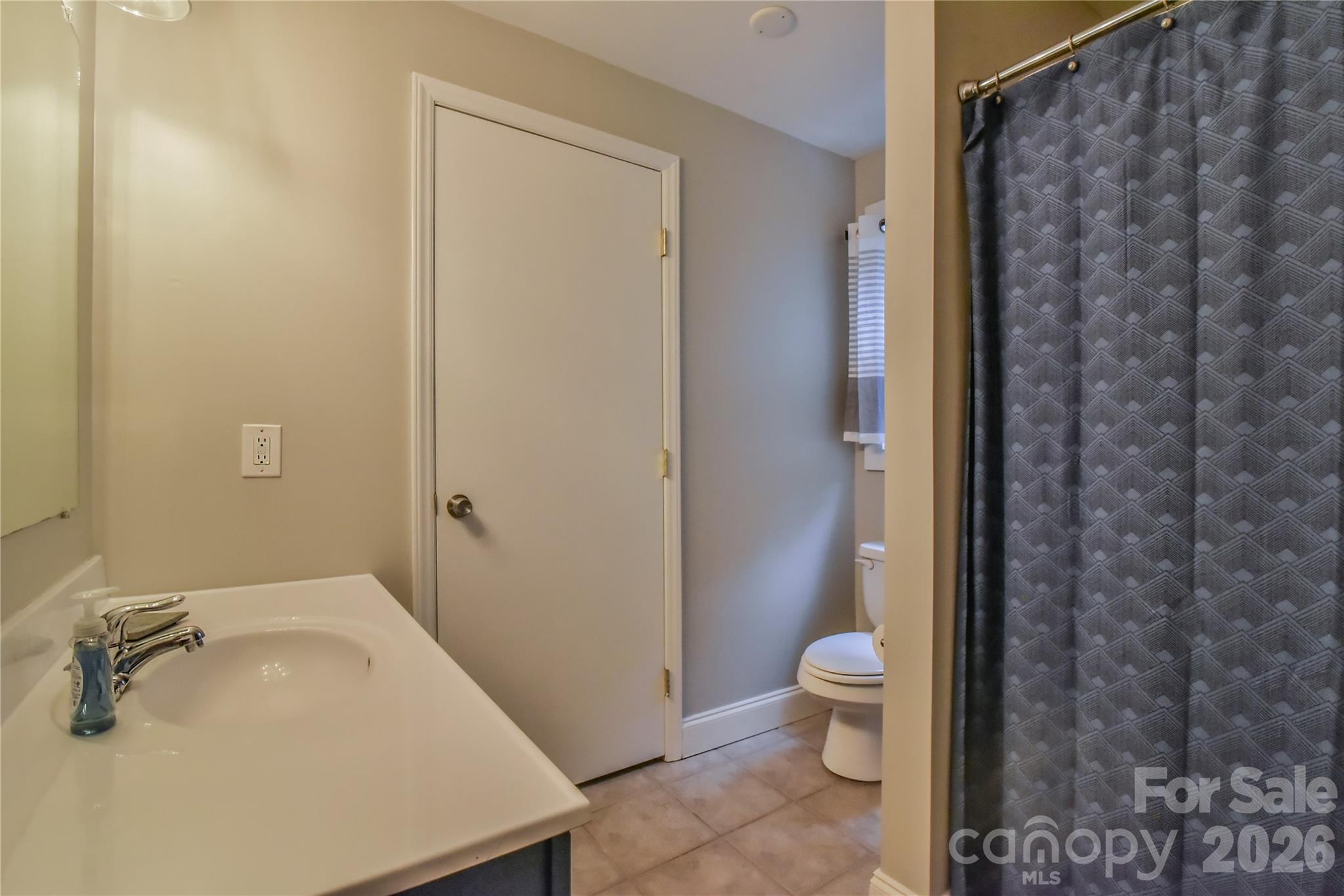 5 E Keesler Street — Black Mountain