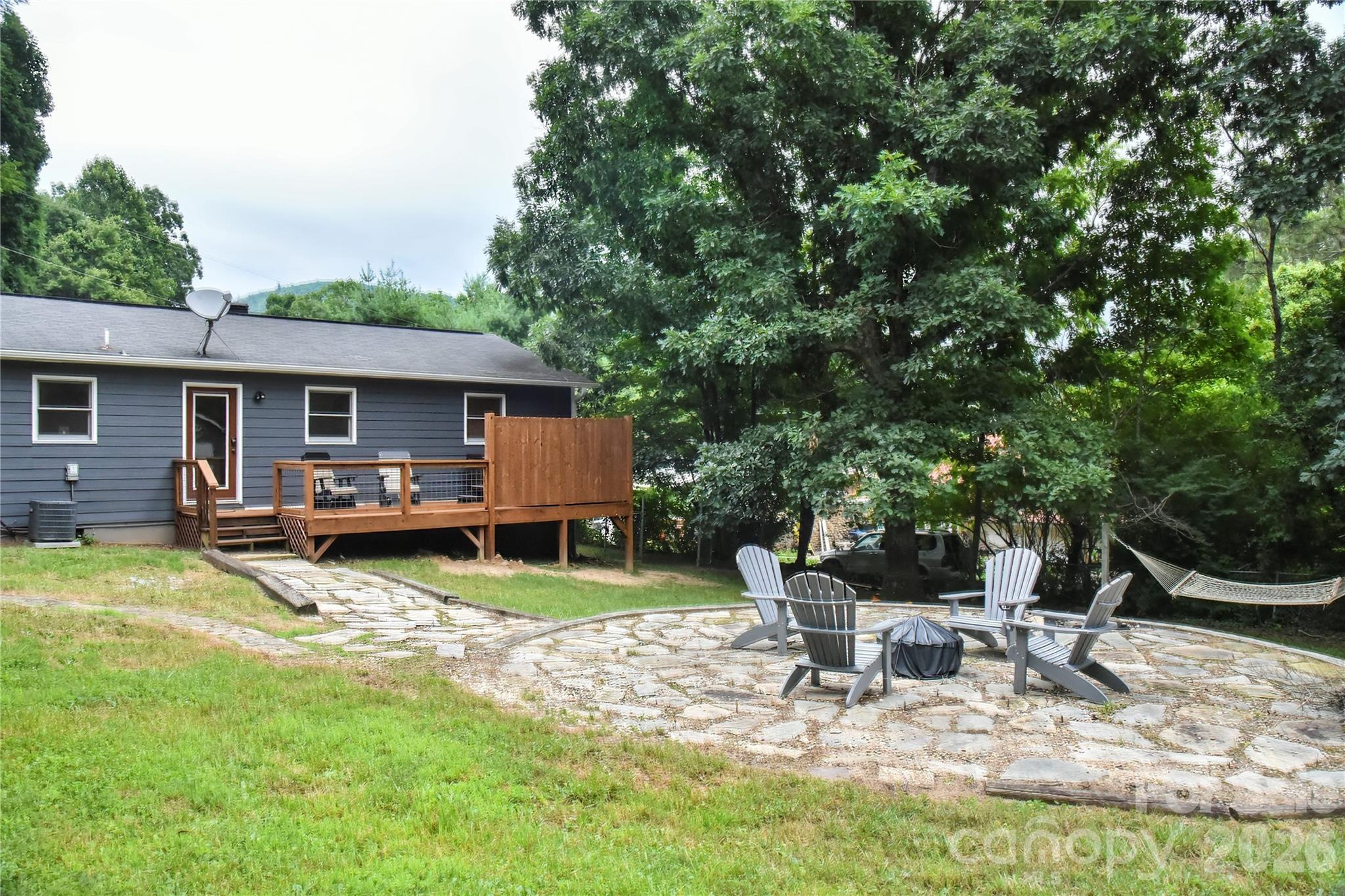 5 E Keesler Street — Black Mountain