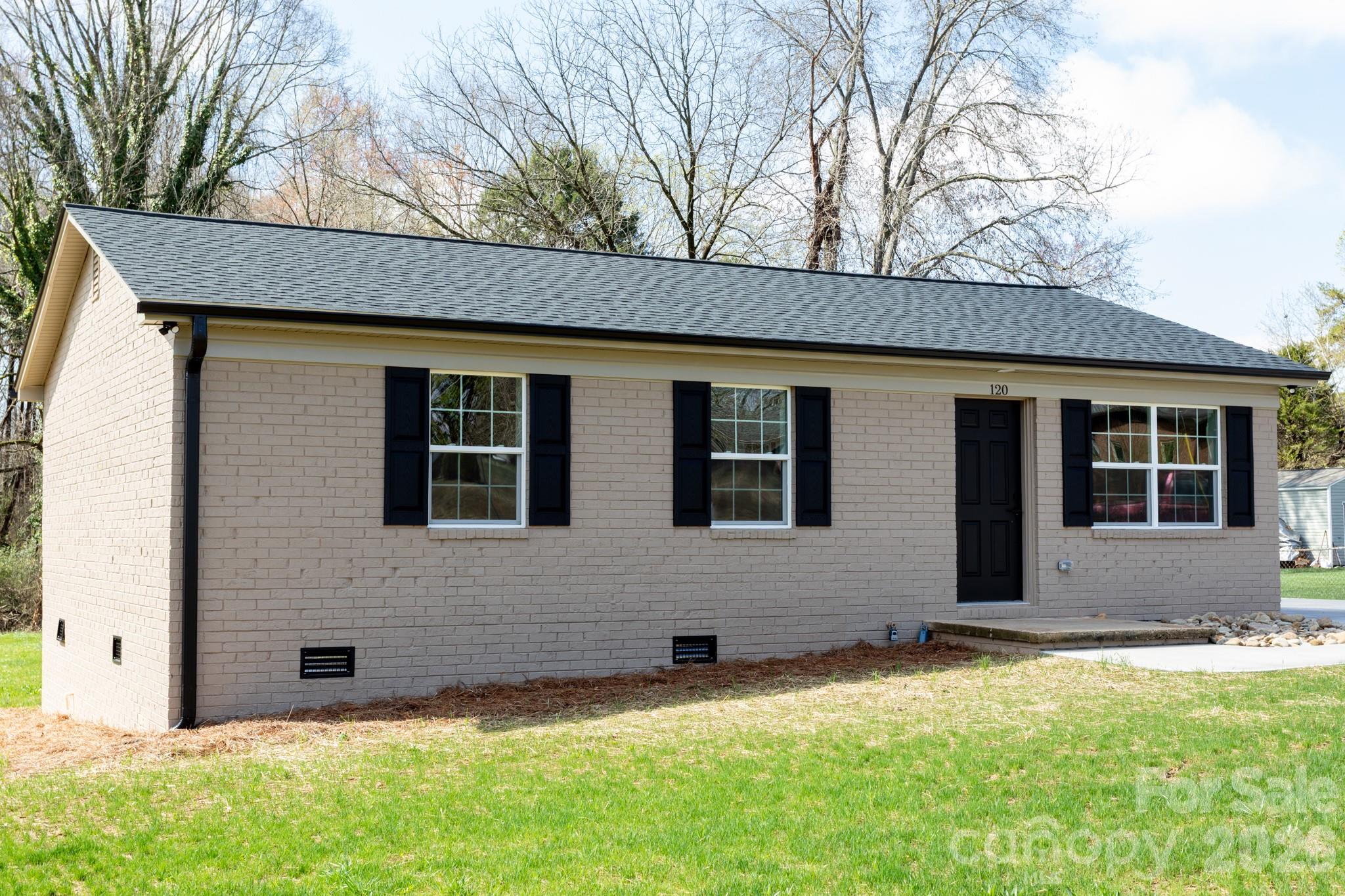 120 Independence Loop — Statesville