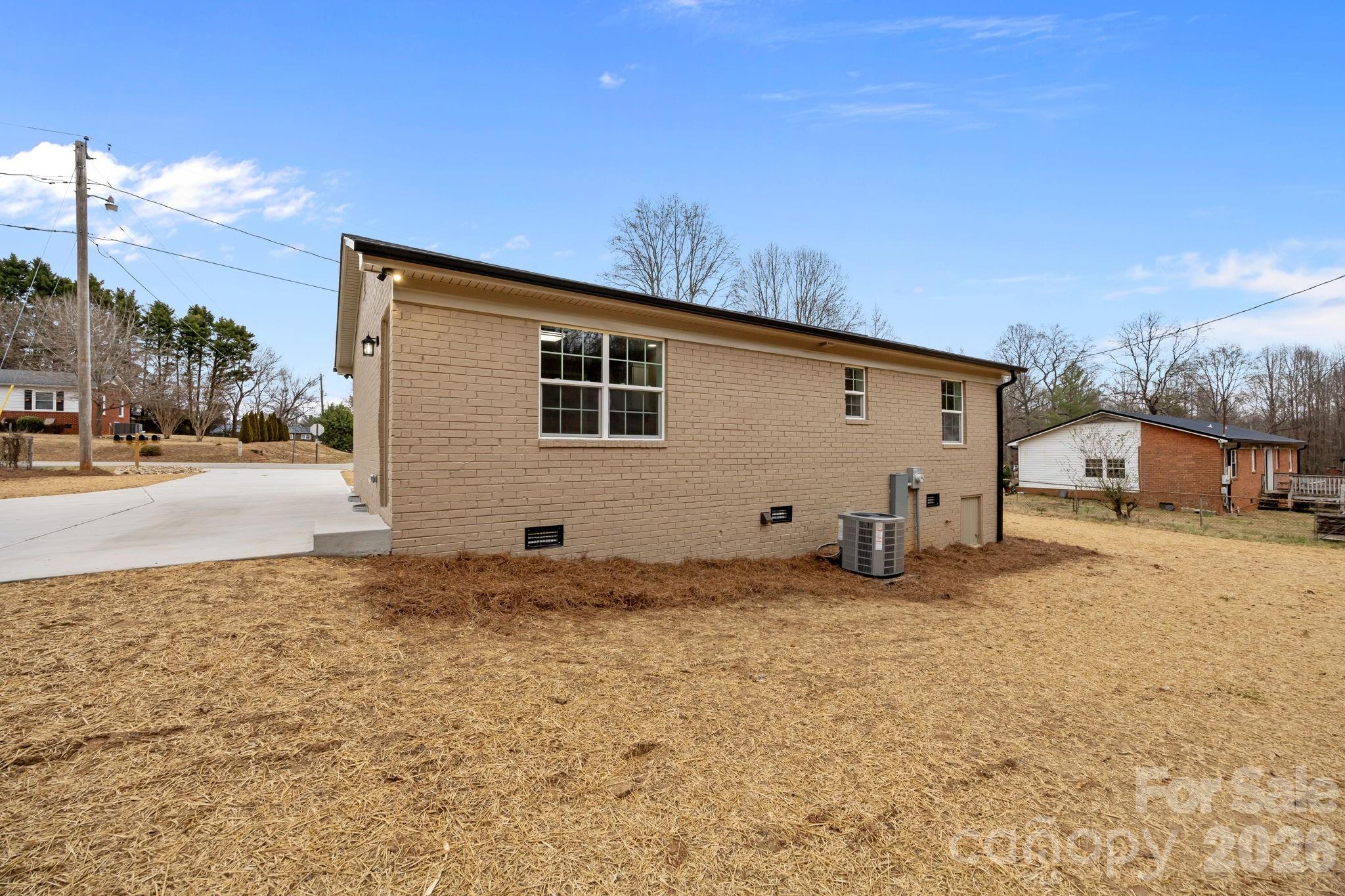 120 Independence Loop — Statesville