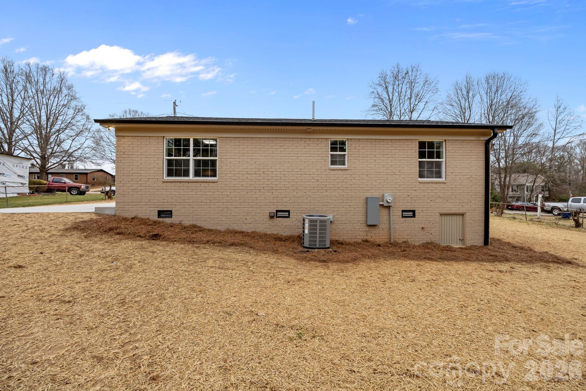 120 Independence Loop — Statesville