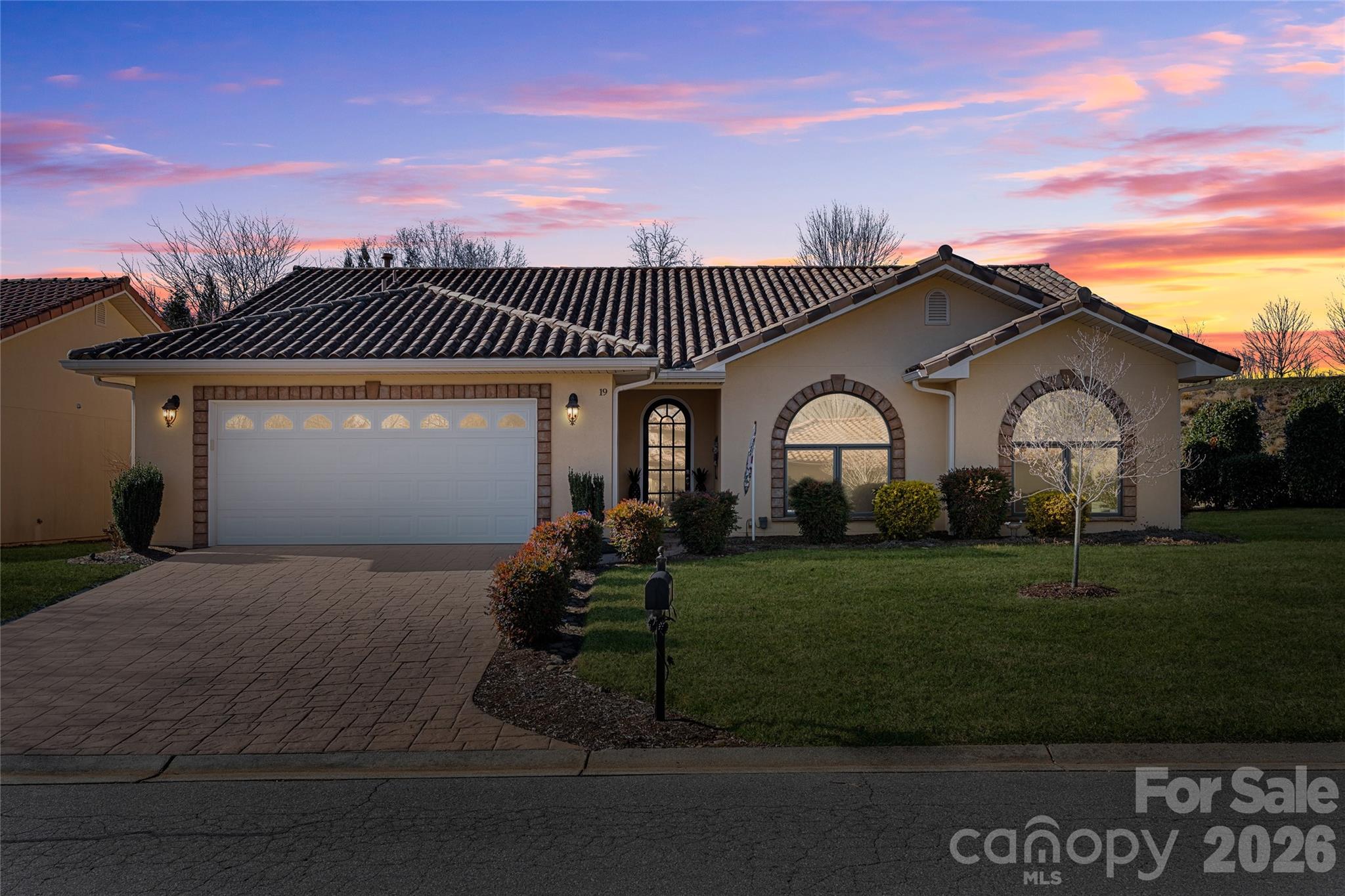 19 Pacifico Drive — Asheville