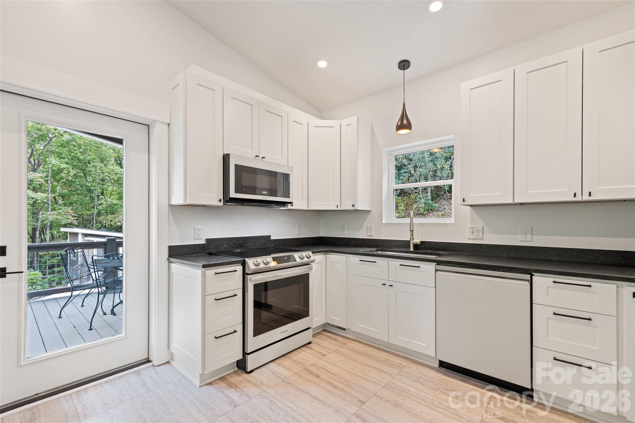 1185 Wallalieu Road — Otto