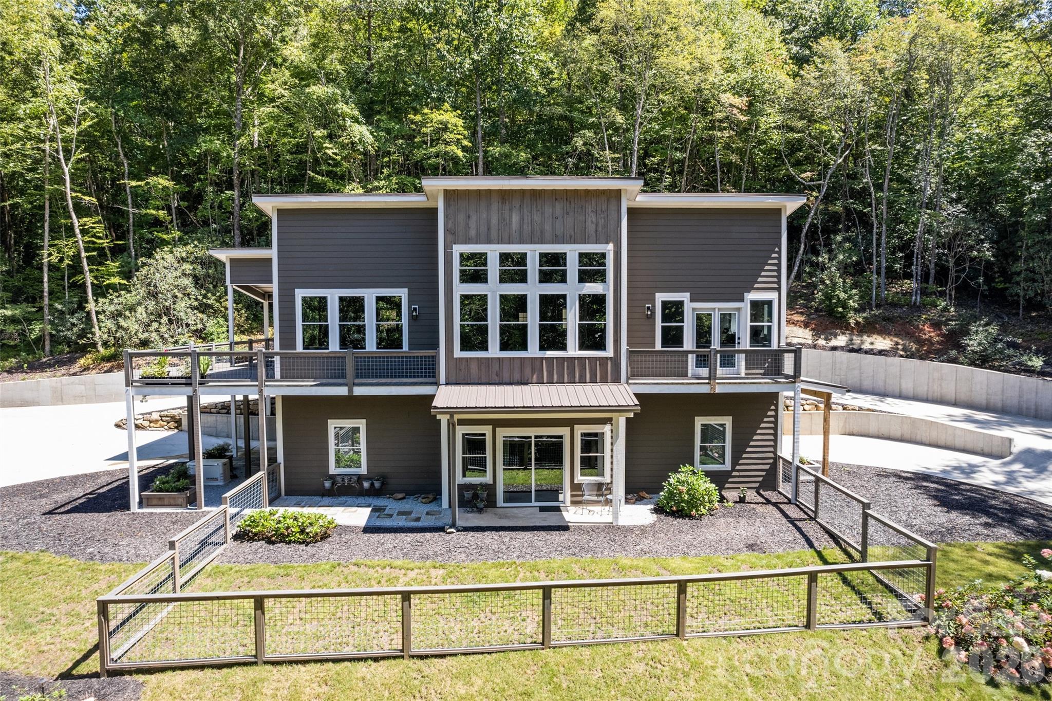 1185 Wallalieu Road — Otto