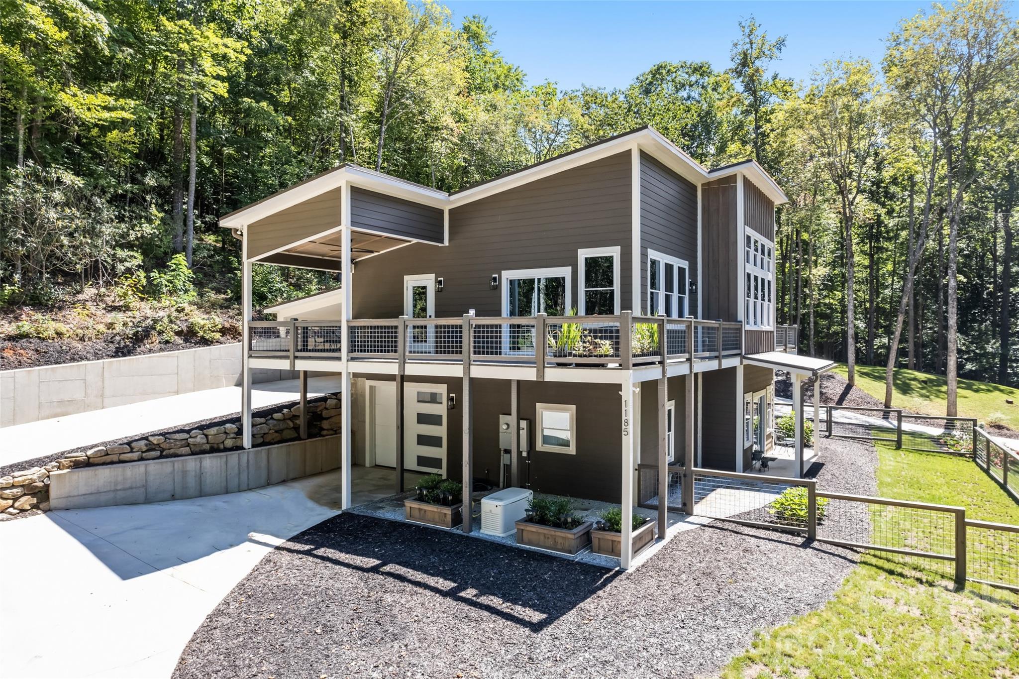 1185 Wallalieu Road — Otto